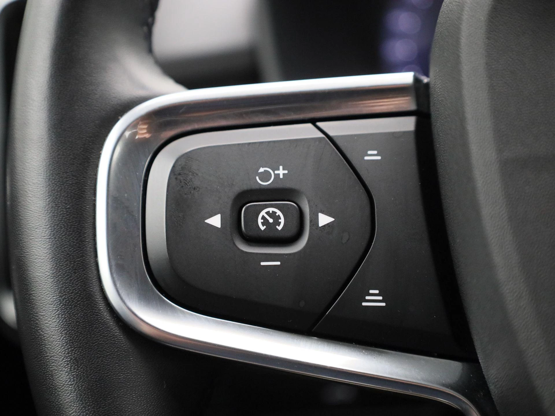 Volvo XC40 B3 Core DCT