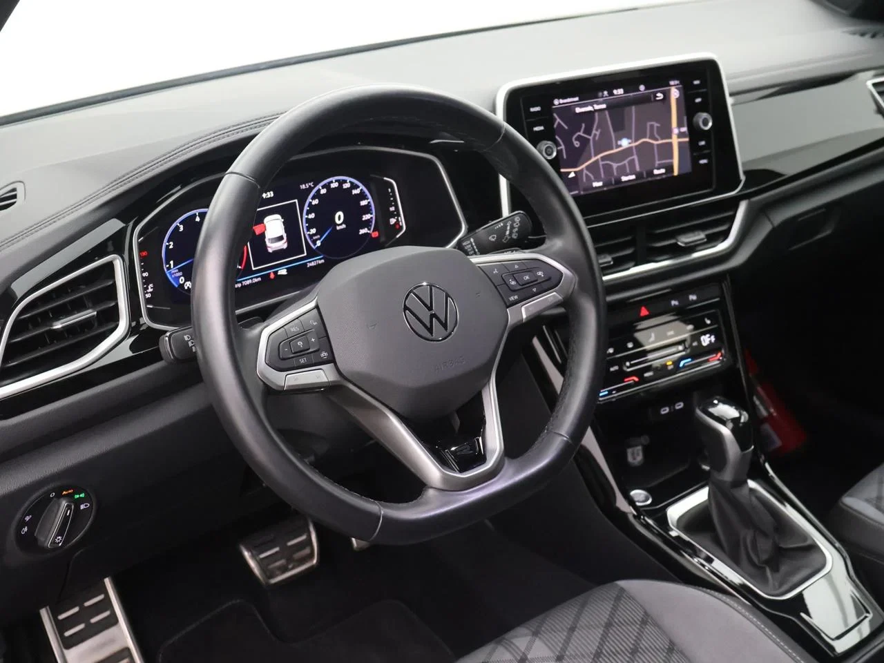 Volkswagen-T-Roc-image-7