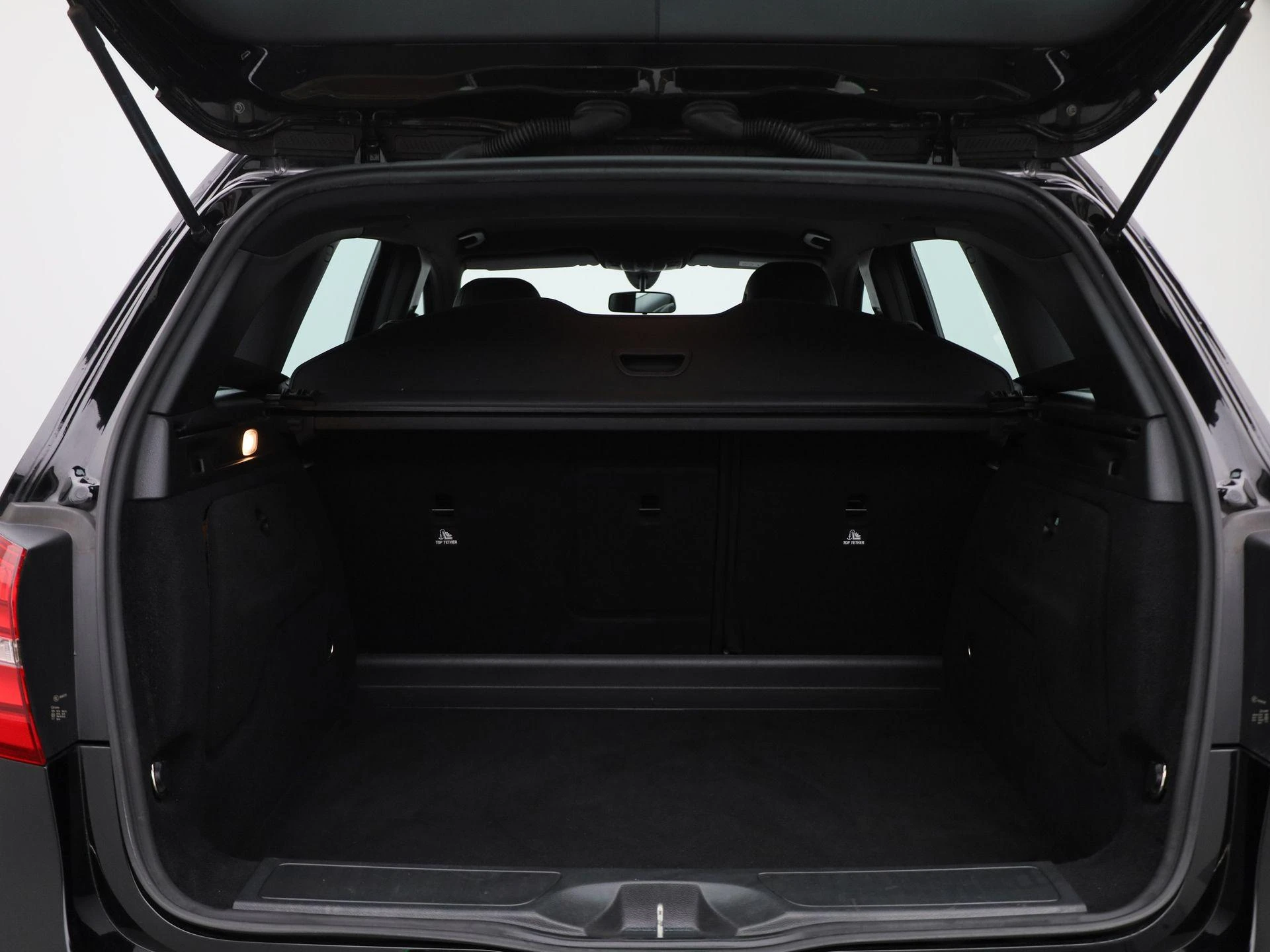 Mercedes-Benz-B-Klasse-image-13