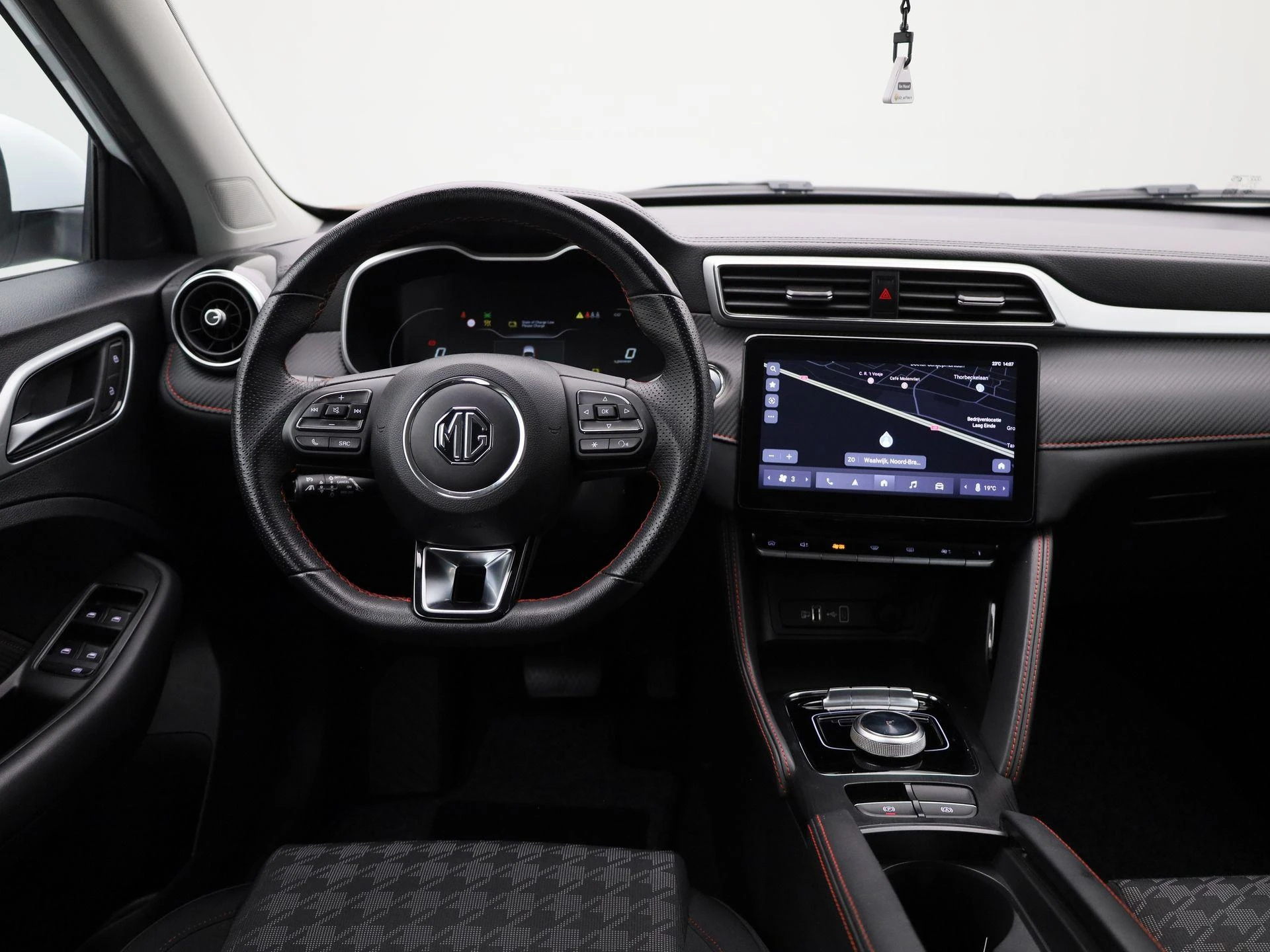 MG-ZS EV-image-6