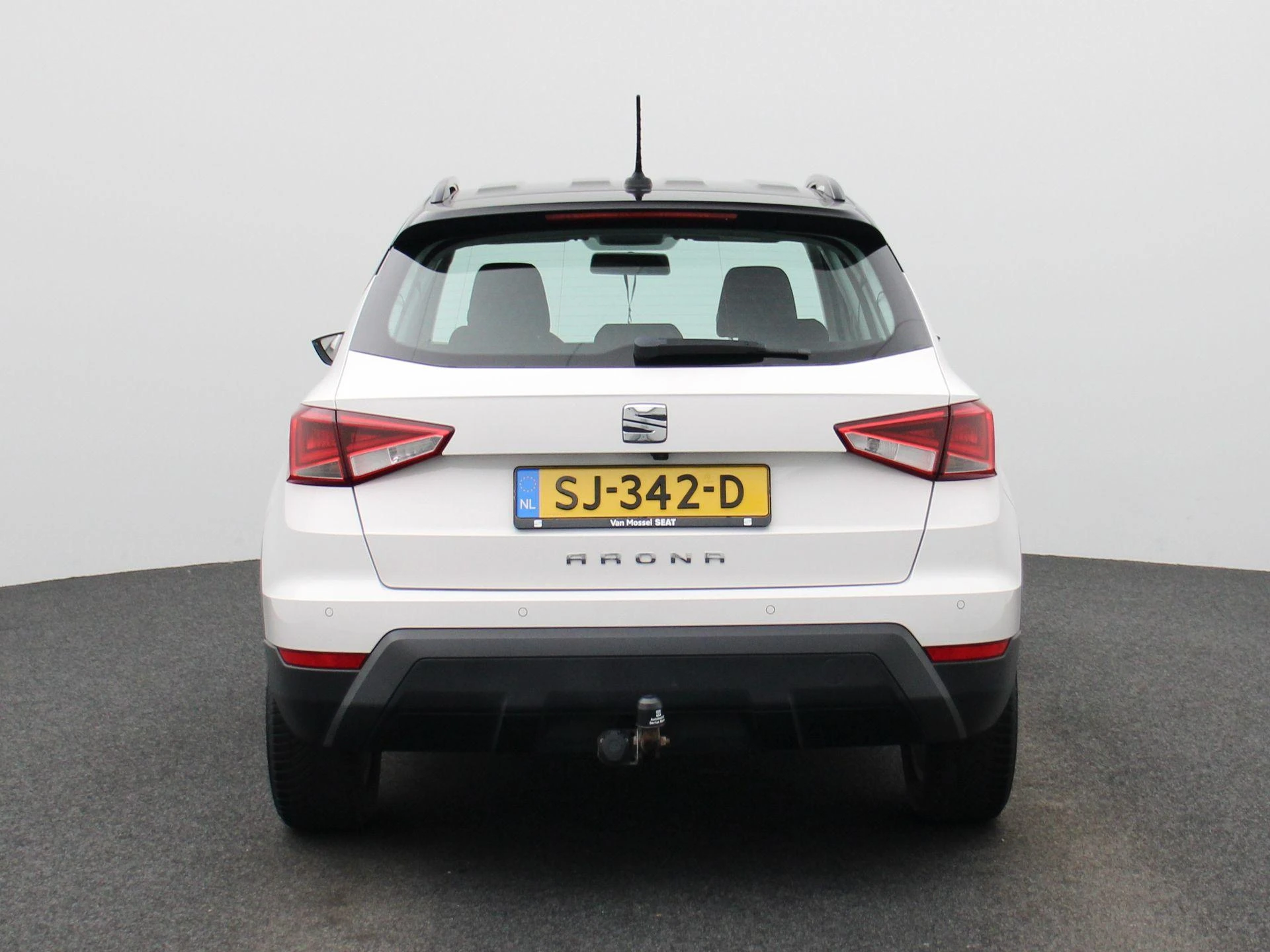 SEAT-Arona-image-4