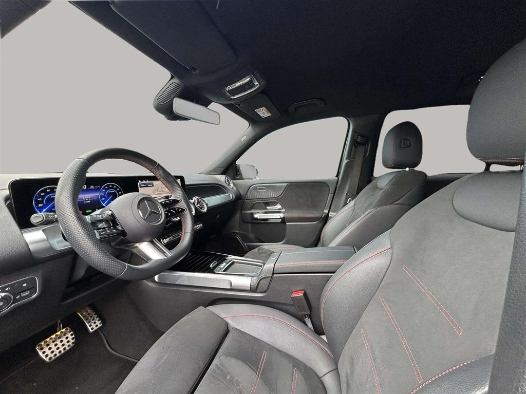 Mercedes-Benz-EQB-image-9
