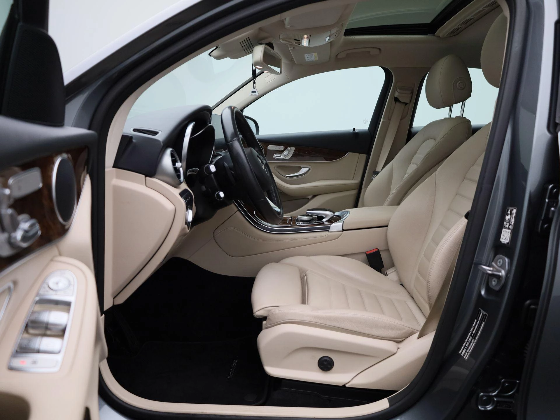 Mercedes-Benz-GLC-image-10