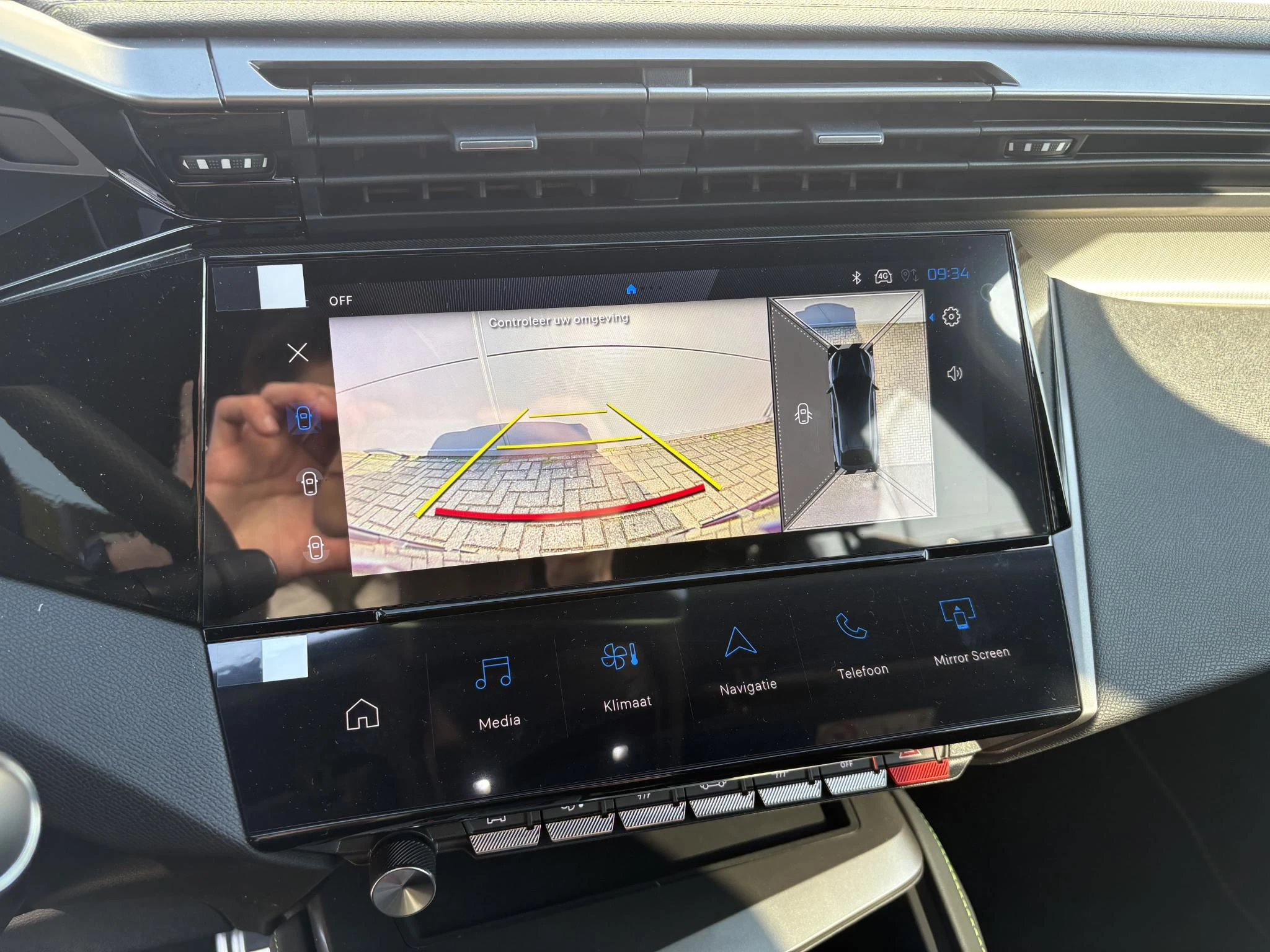 Peugeot-408-image-25