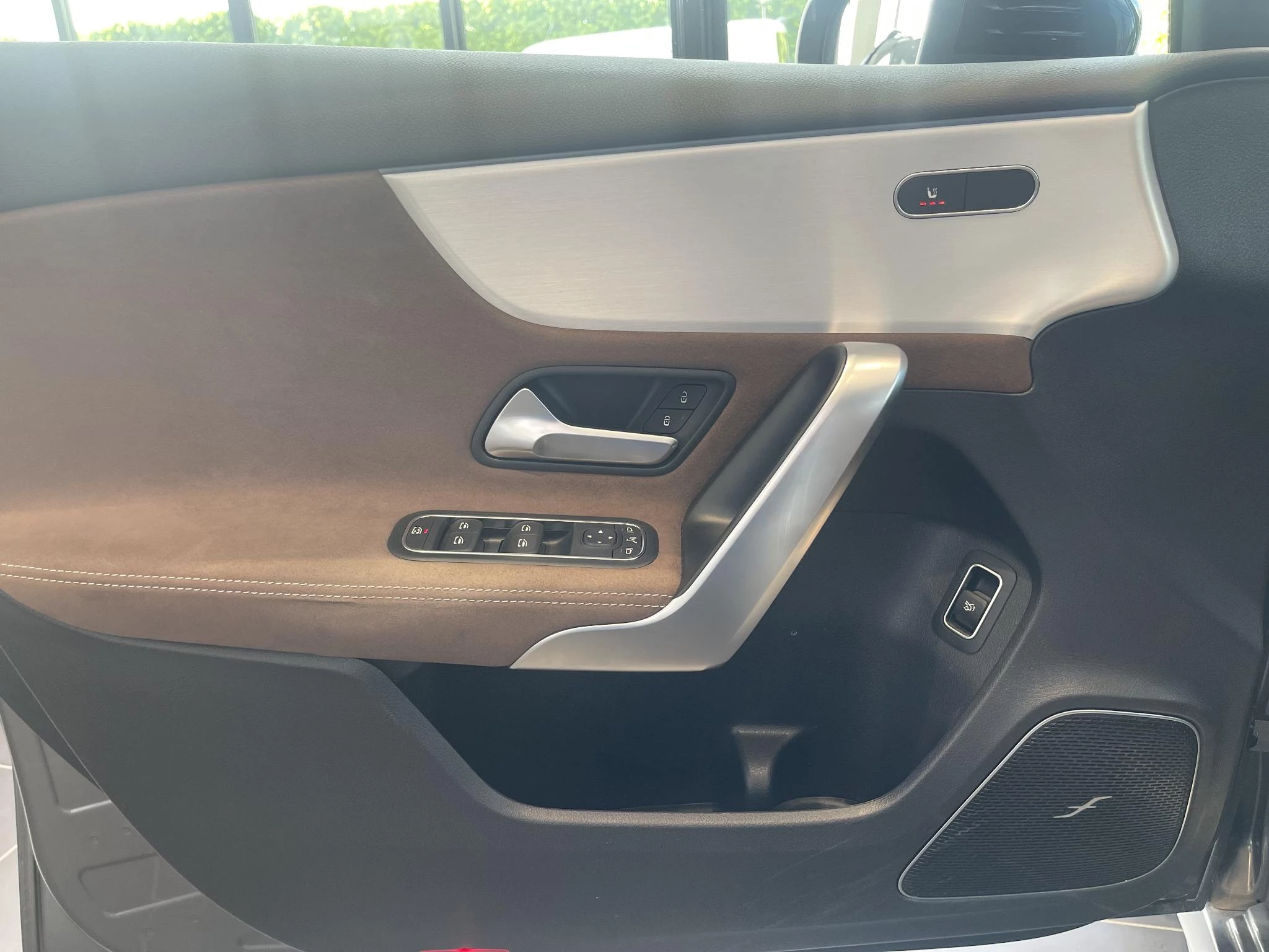 Mercedes-Benz A-Klasse 200 d AMG Line Limousine + PANO DAK + MULTIBEAM + BURMESTER +