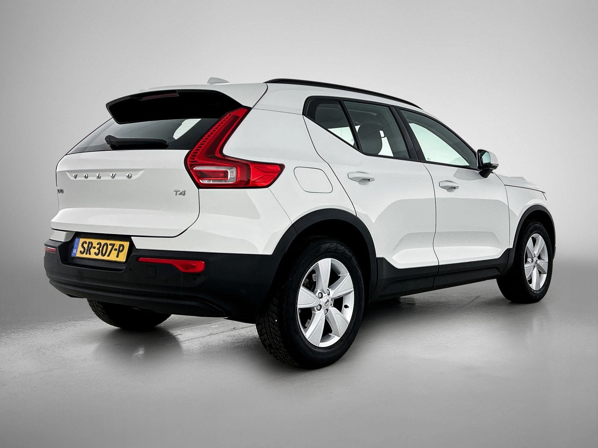 Volvo XC40 2.0 T4