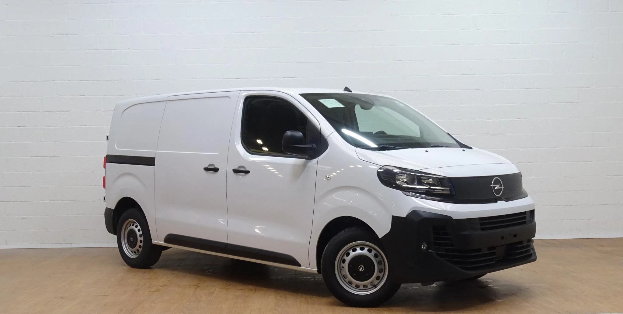 Opel-Vivaro-image-1