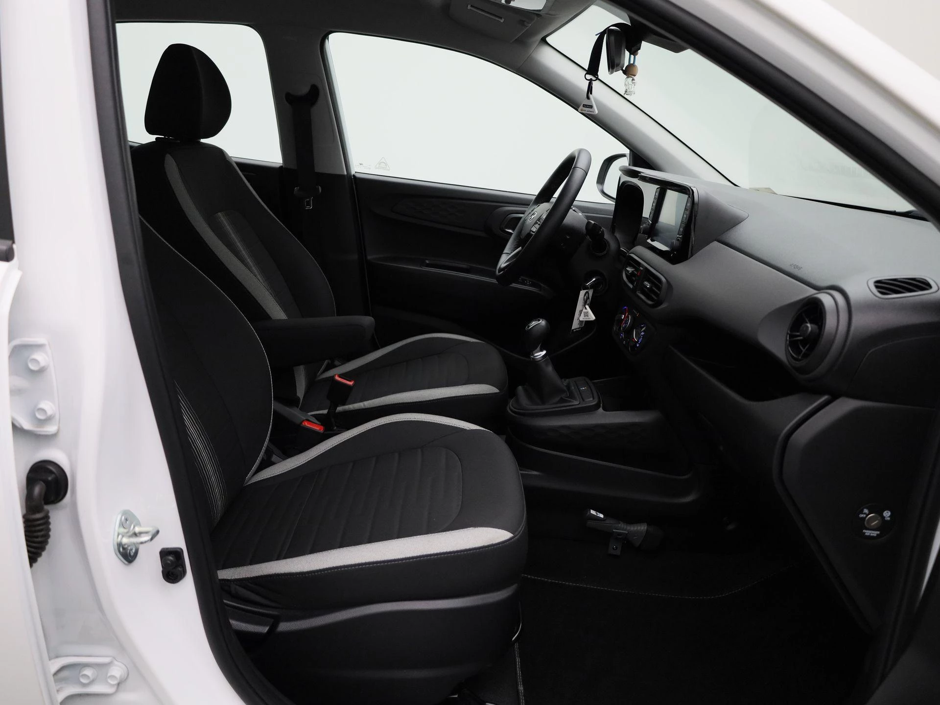 Hyundai-i10-image-27