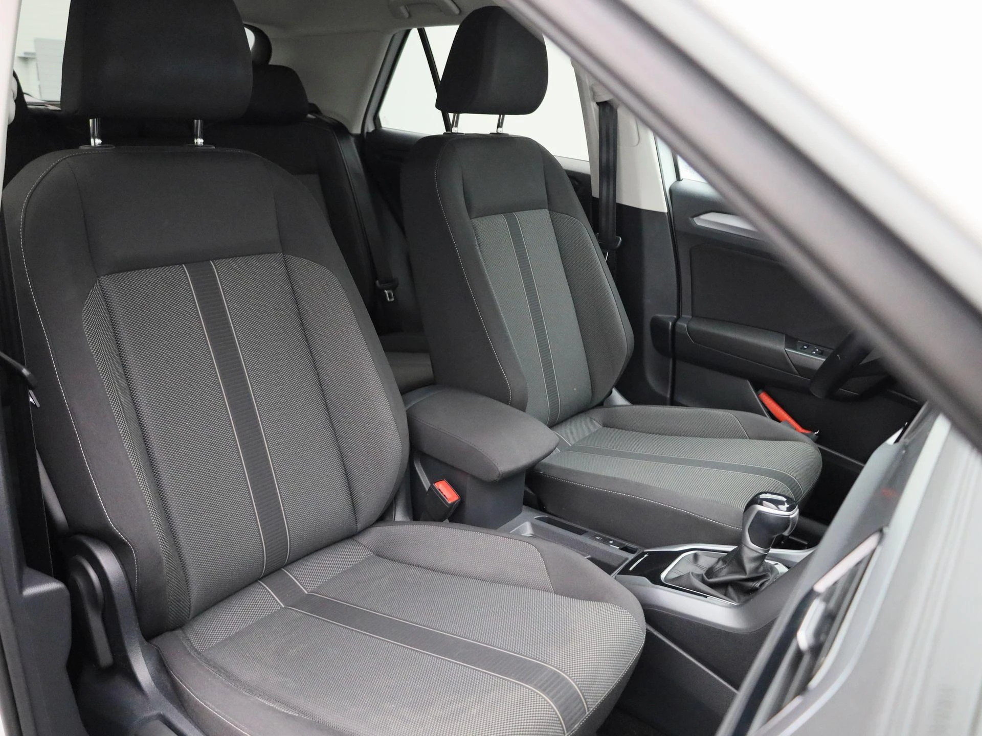 Volkswagen-T-Roc-image-33