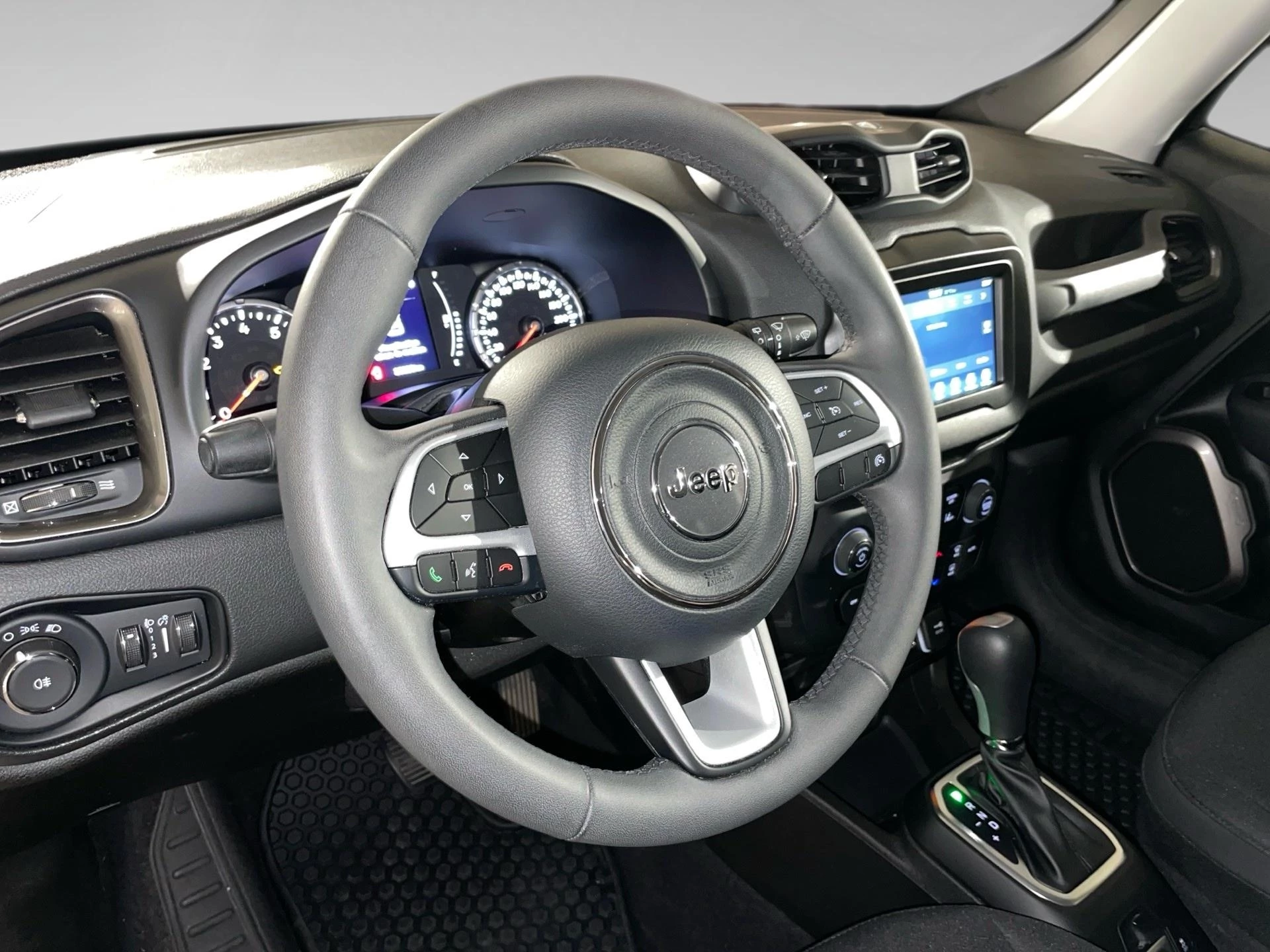 Jeep-Renegade-image-7