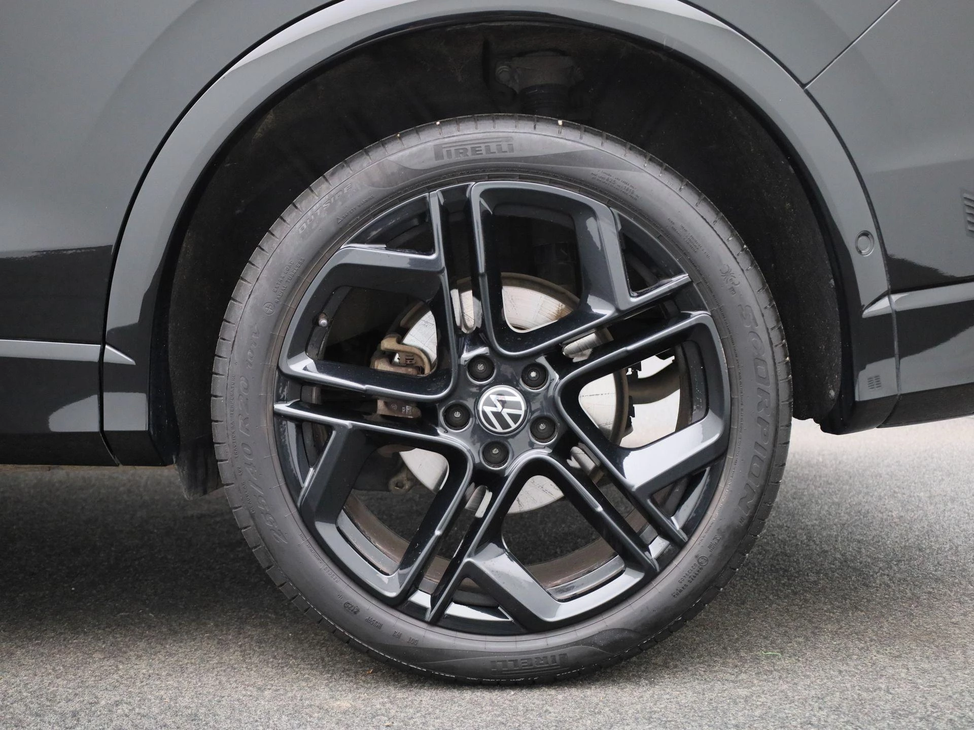Volkswagen-Tiguan-image-12