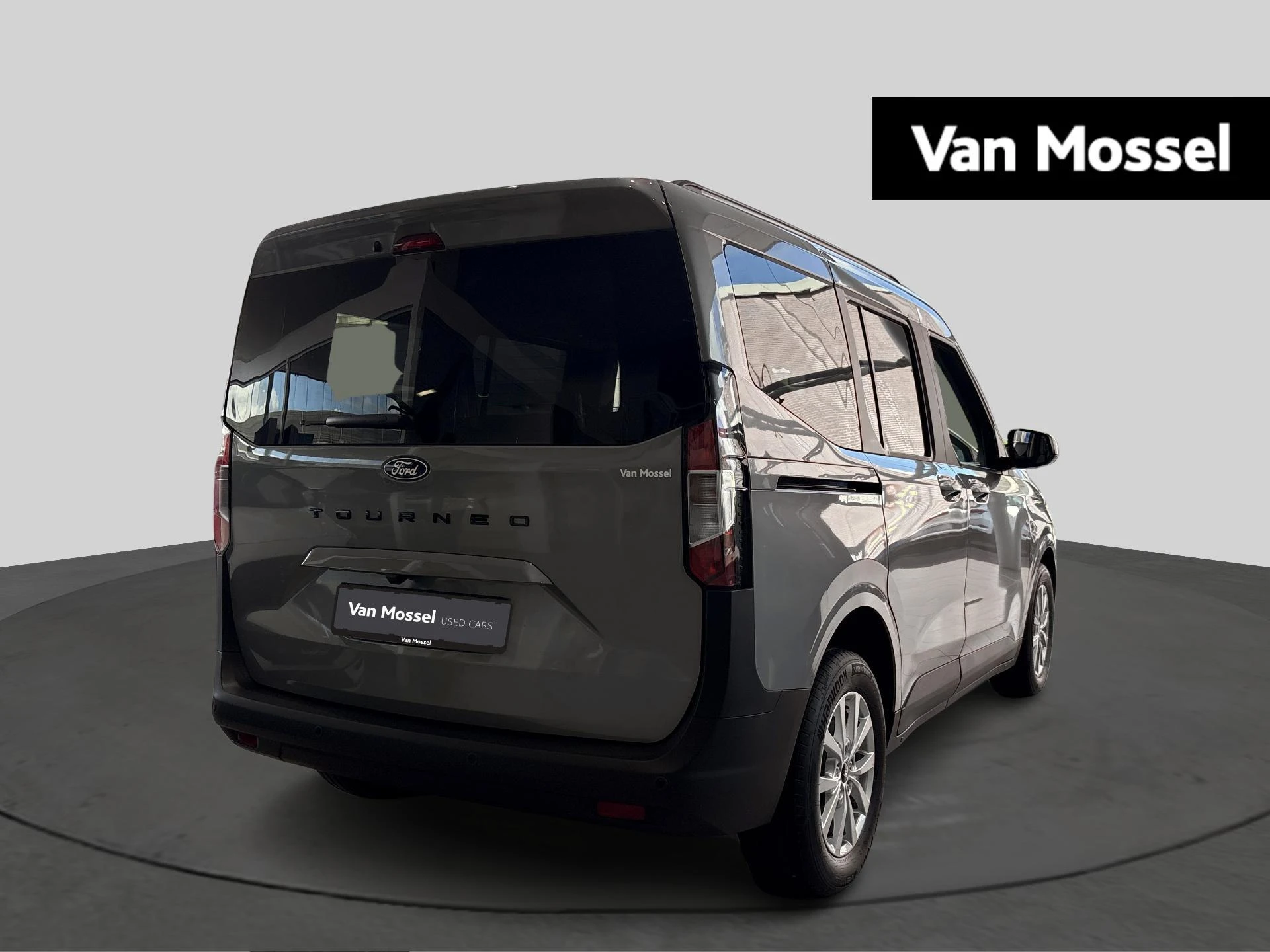 Ford-Tourneo Courier-image-3