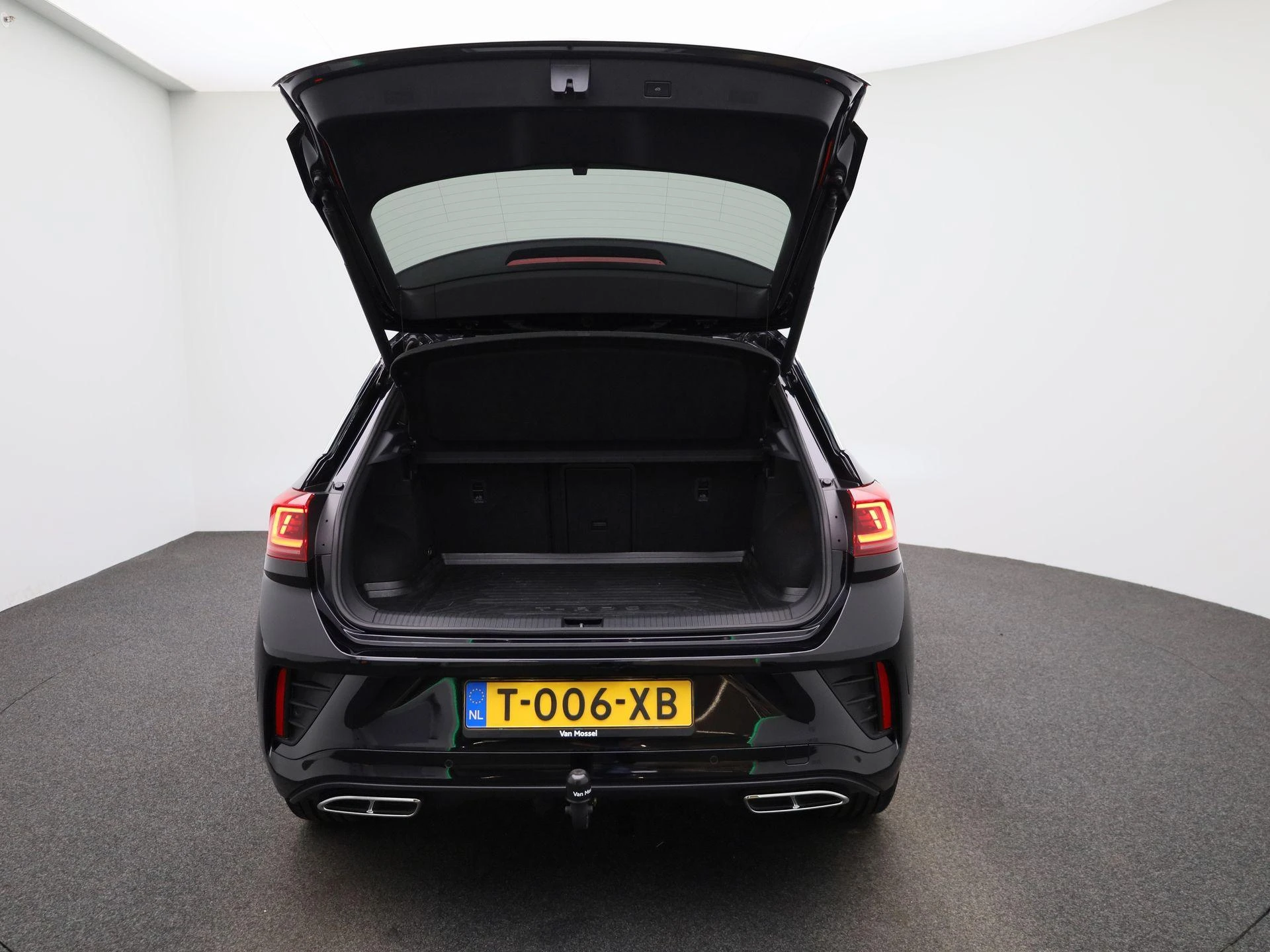 Volkswagen-T-Roc-image-10