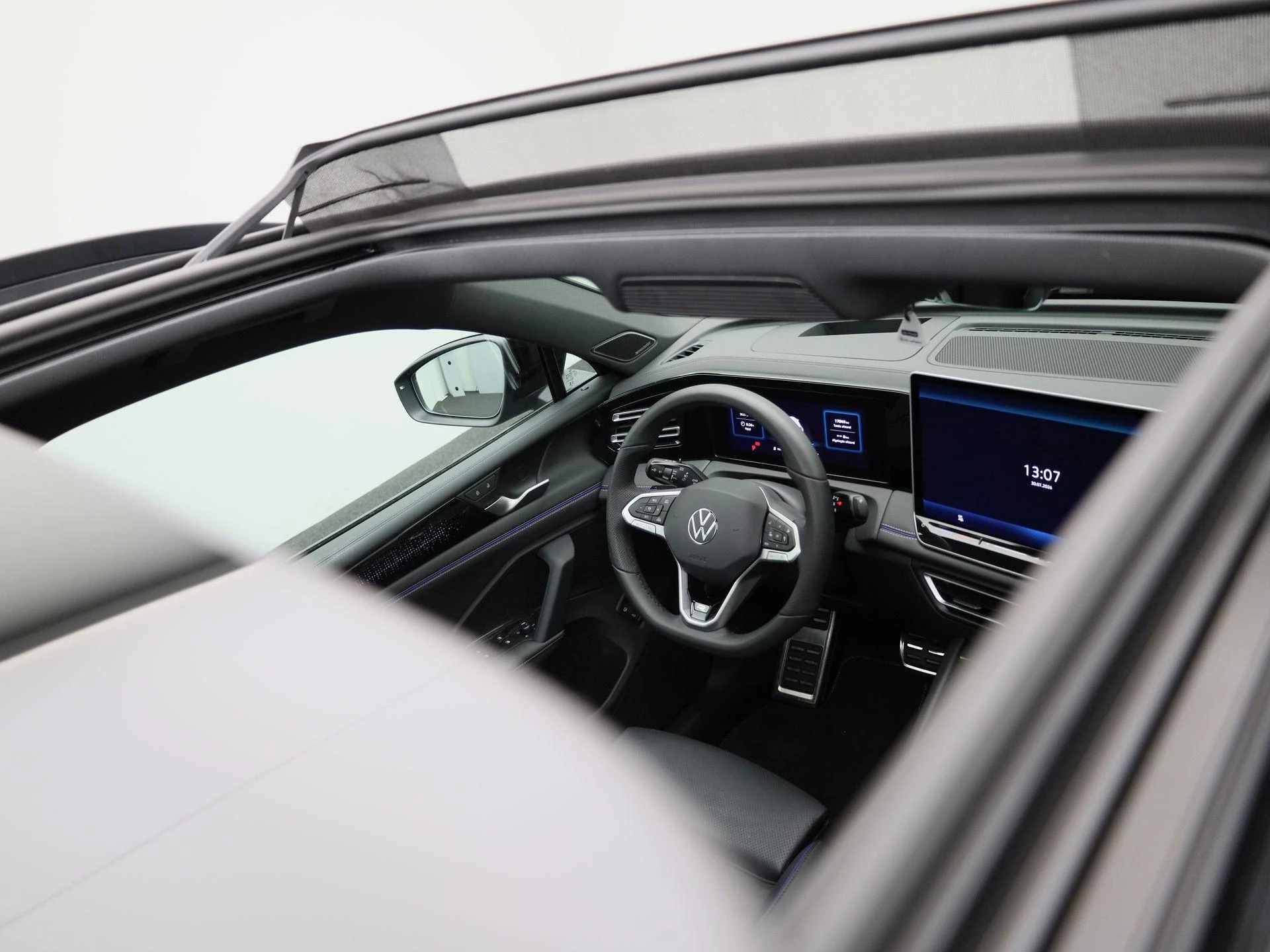 Volkswagen-Tiguan-image-49