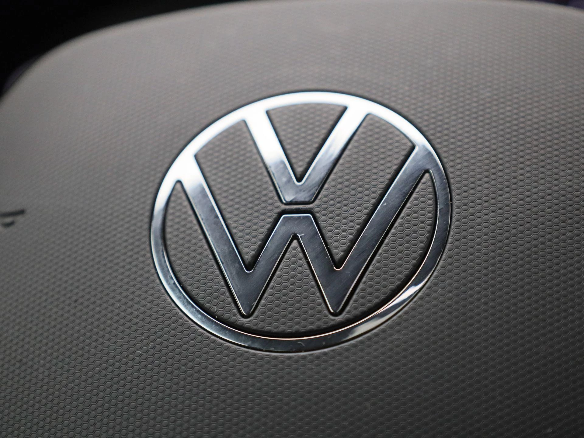 Volkswagen-Tiguan-image-35