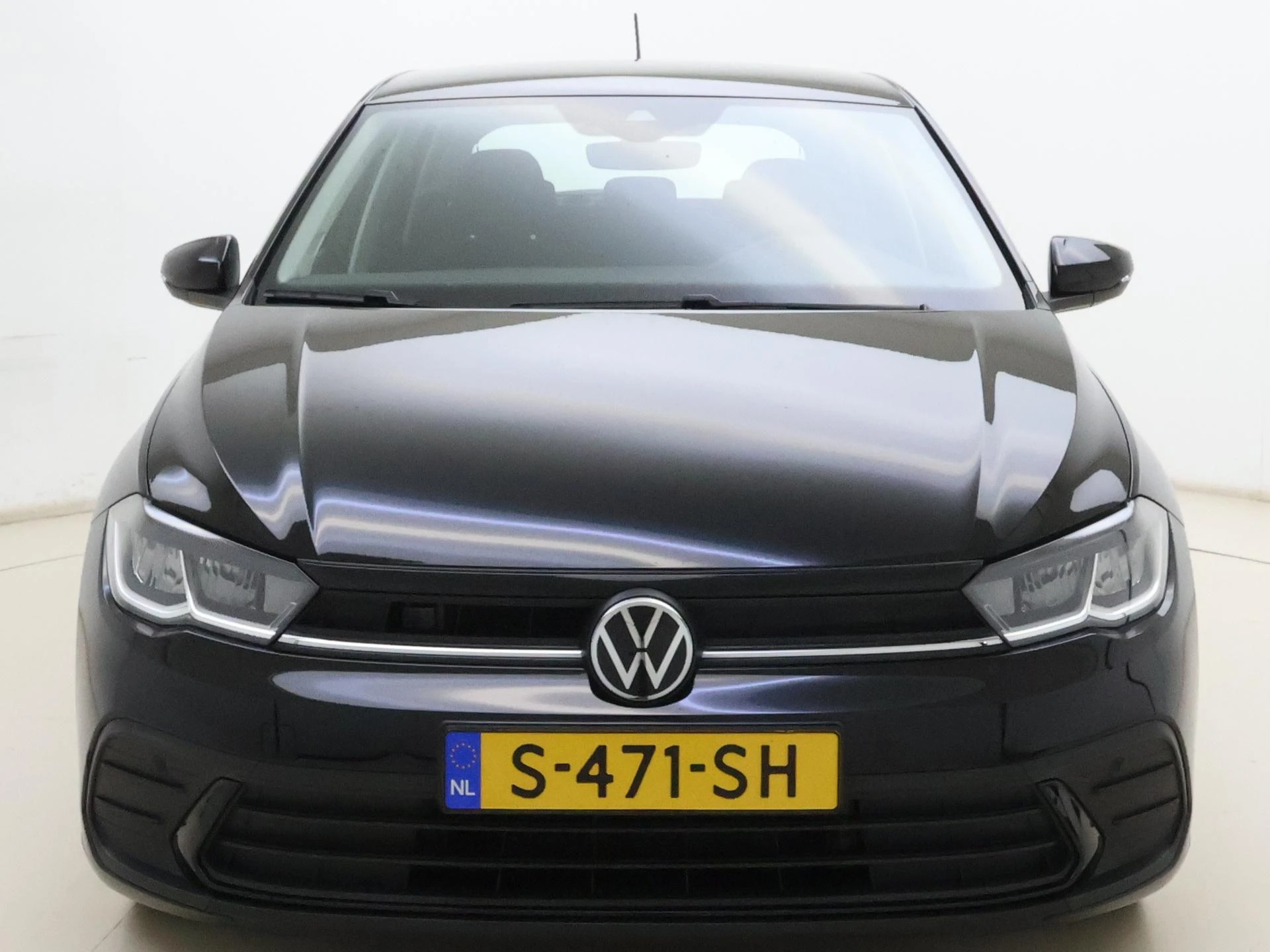 Volkswagen-Polo-image-8