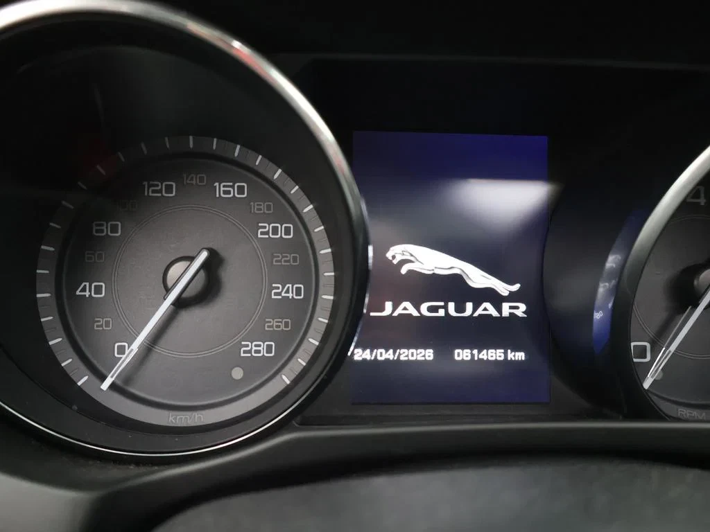 Jaguar-XE-image-21