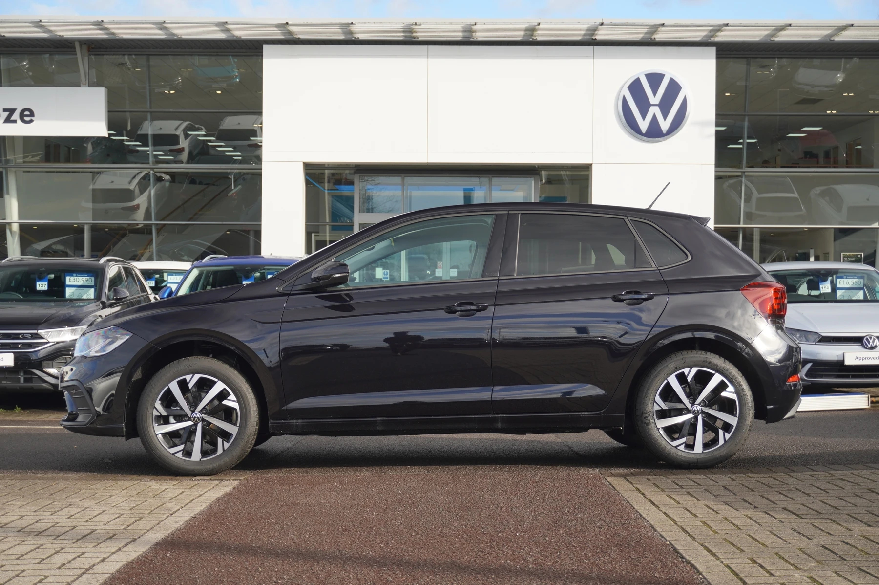 Volkswagen-Polo-image-15