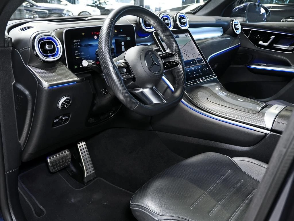 Mercedes-Benz-GLC 300 d-image-8