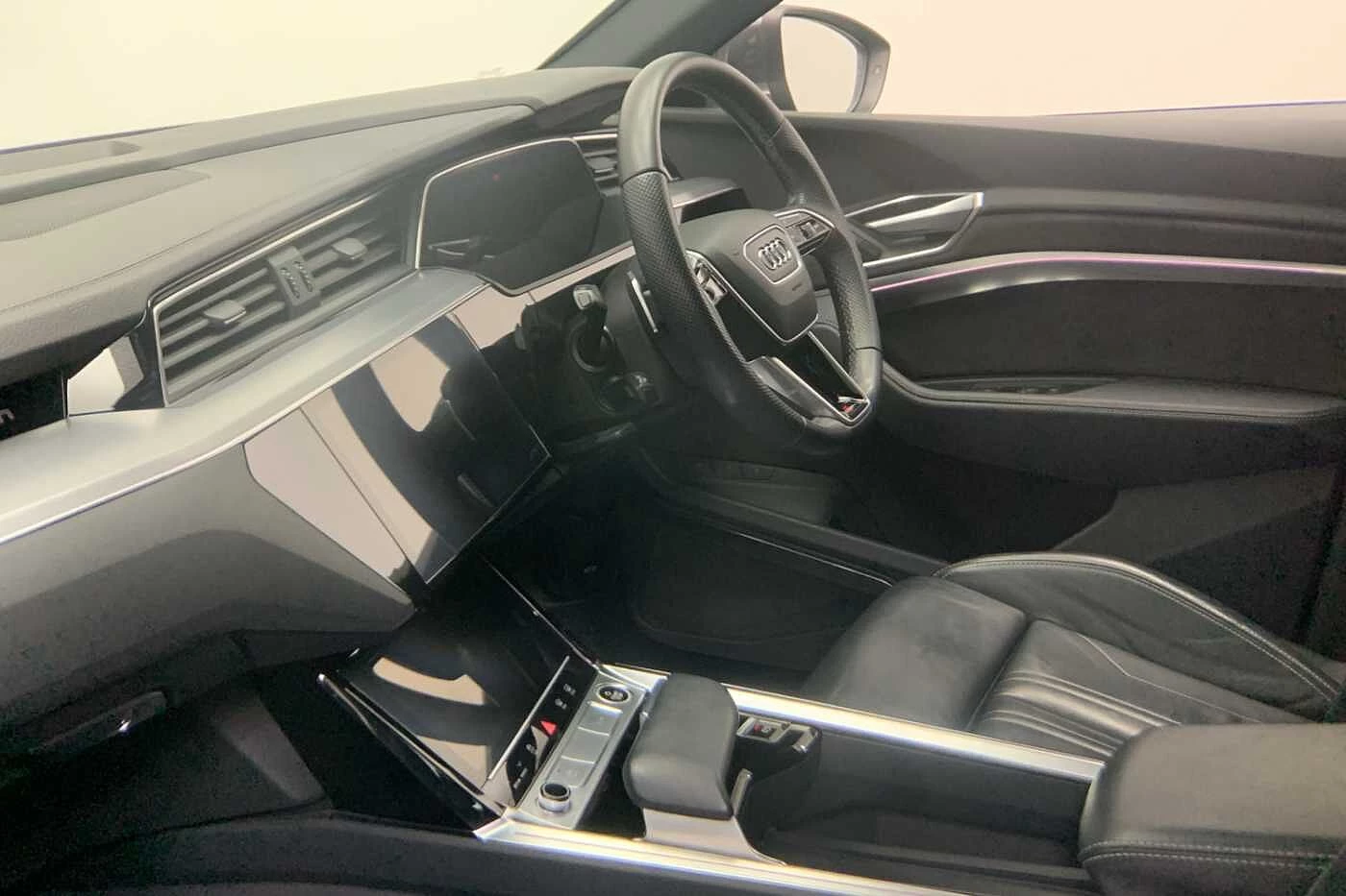 Audi-e-tron-image-11
