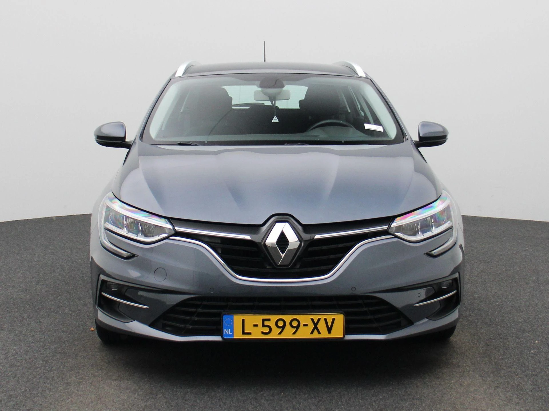 Renault-Mégane Estate-image-2