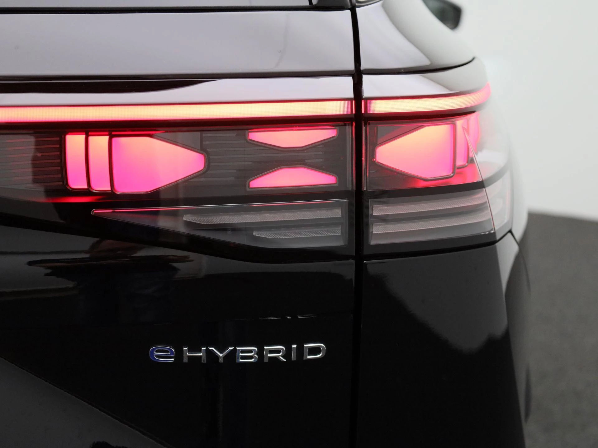 Volkswagen Tayron 1.5 eHybrid R-Line Edition 272 PK|