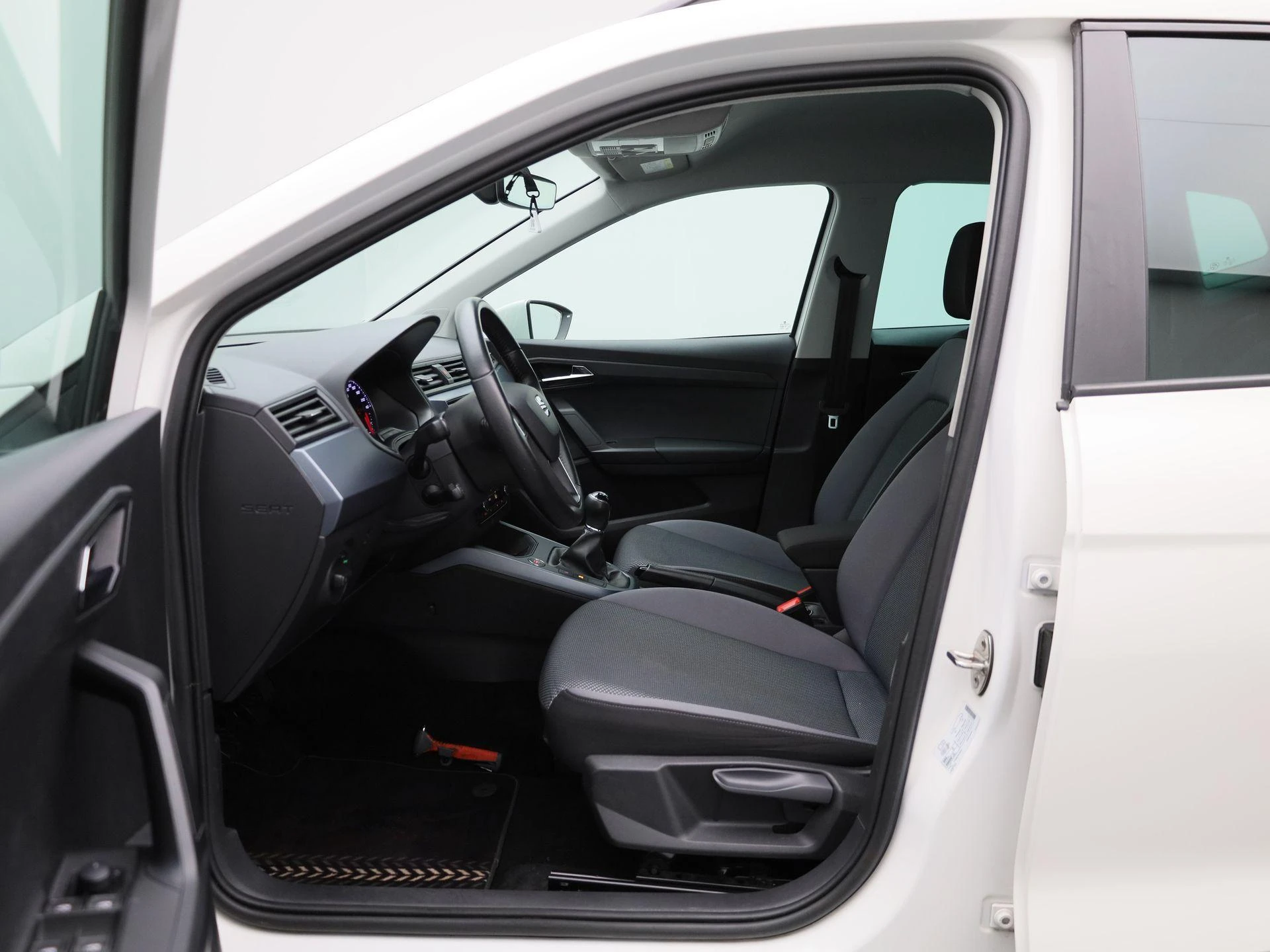 SEAT-Arona-image-8