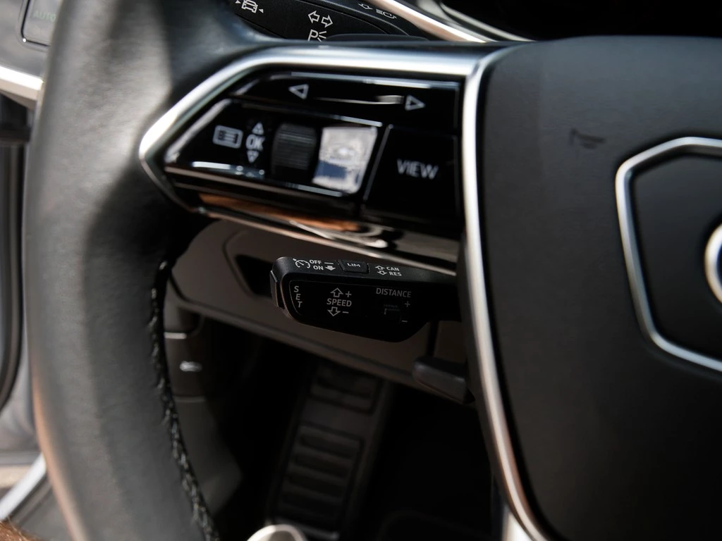 Audi A6 Avant 40 TDI design Navi Panorama ACC Virtual