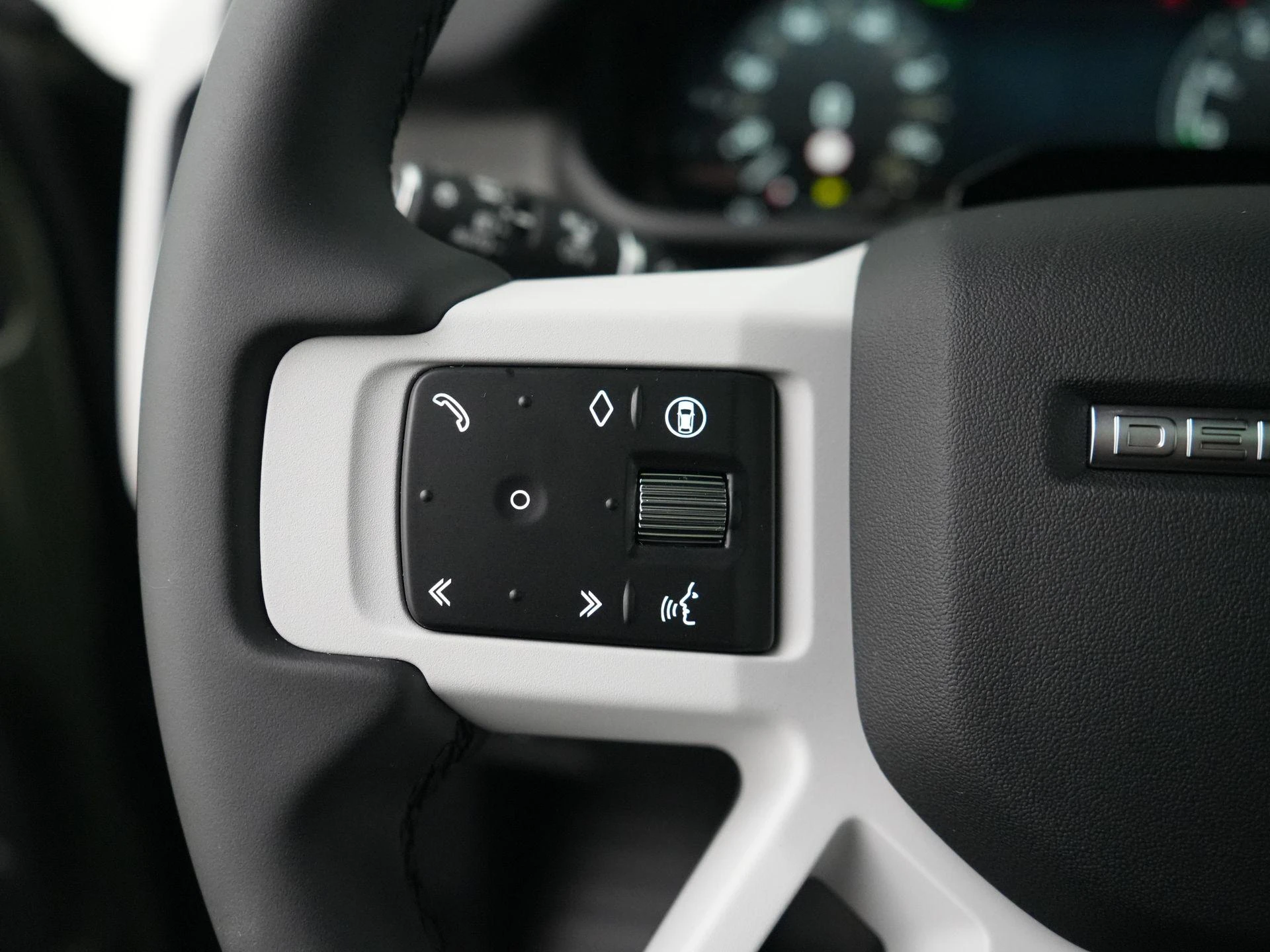 Land Rover-Defender-image-14