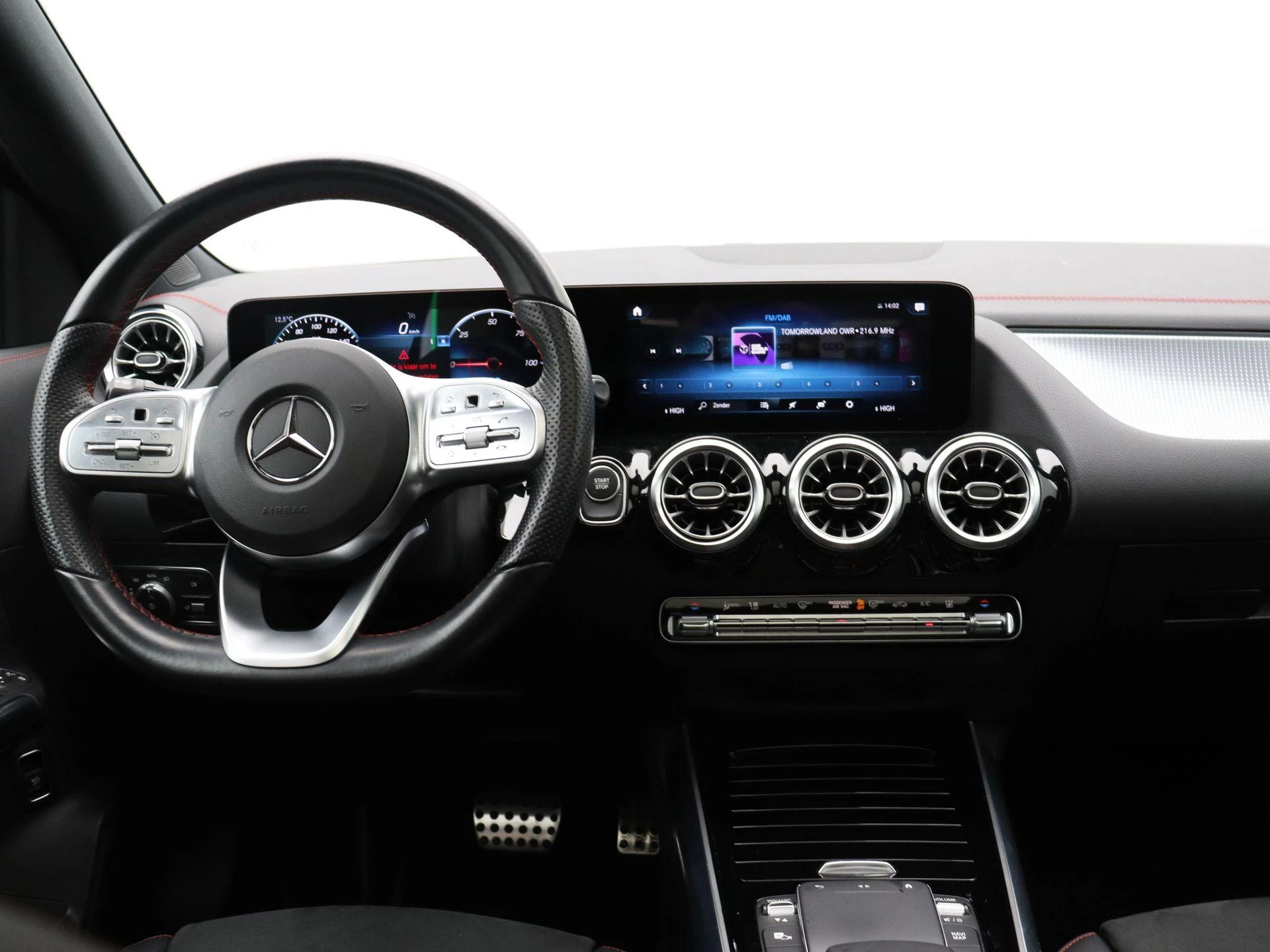 Mercedes-Benz EQA 250 AMG Line + PANORAMISCH DAK + NIGHTPAKKET +