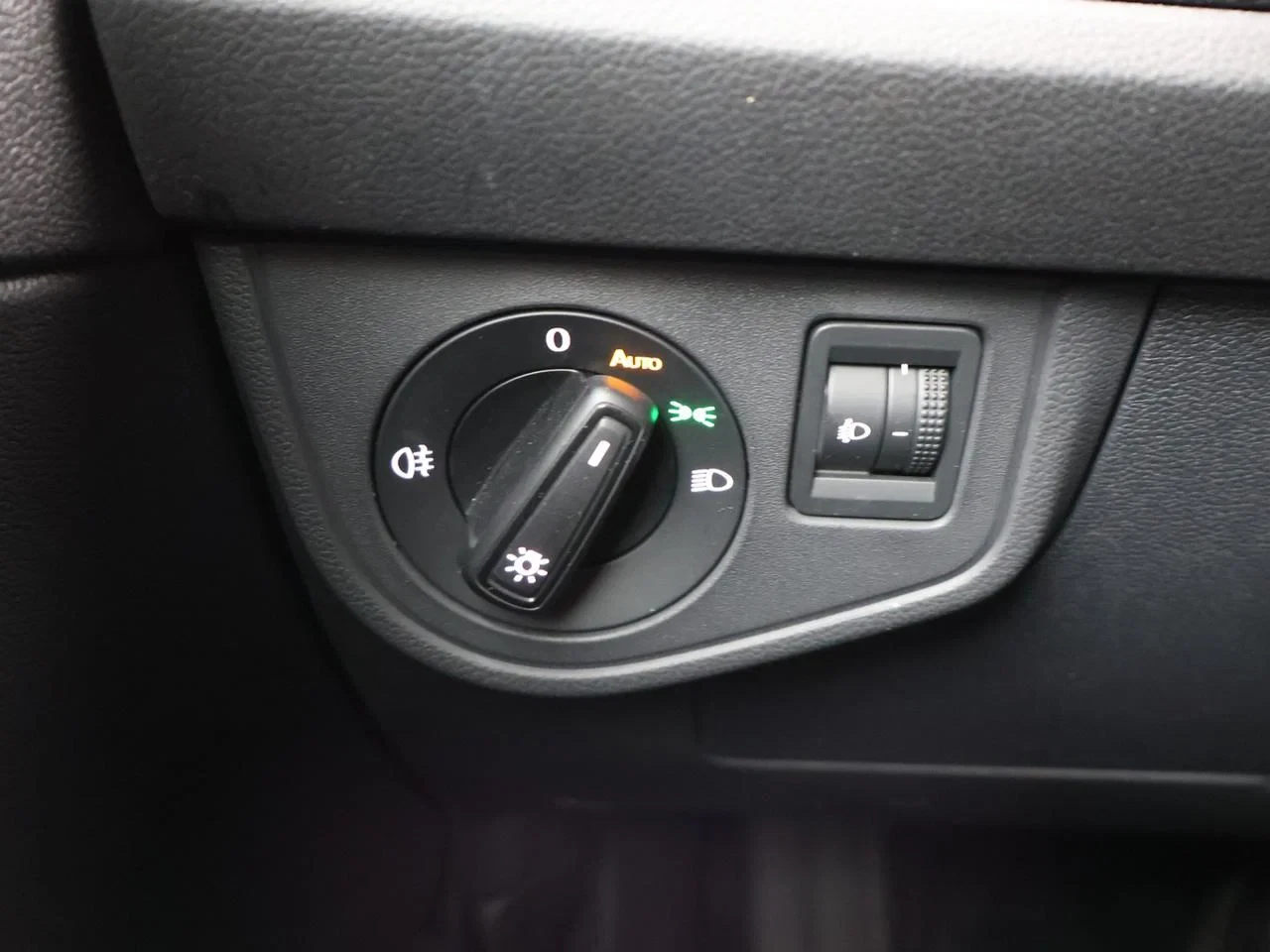 Volkswagen-Polo-image-14