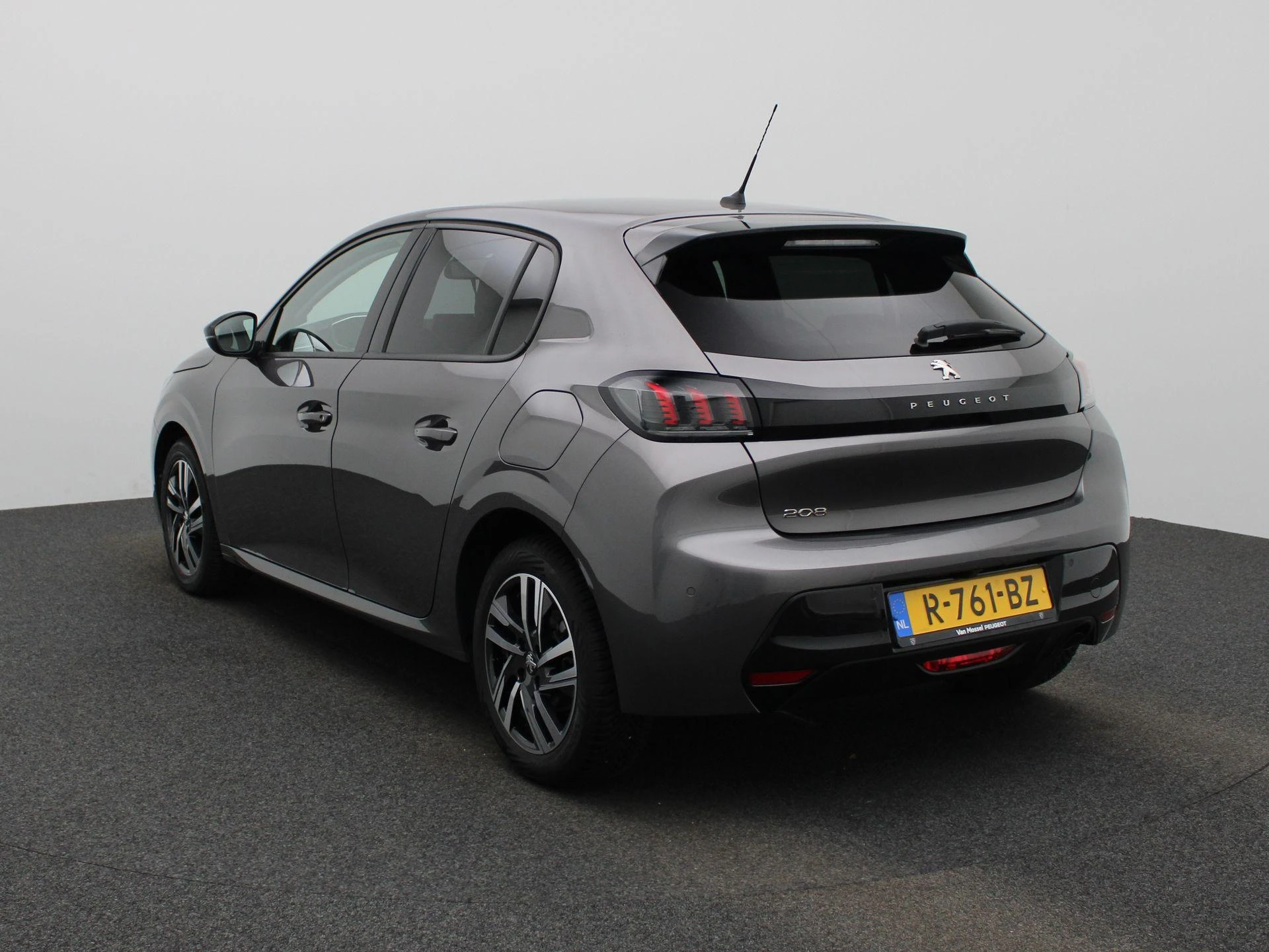 Peugeot-208-image-1
