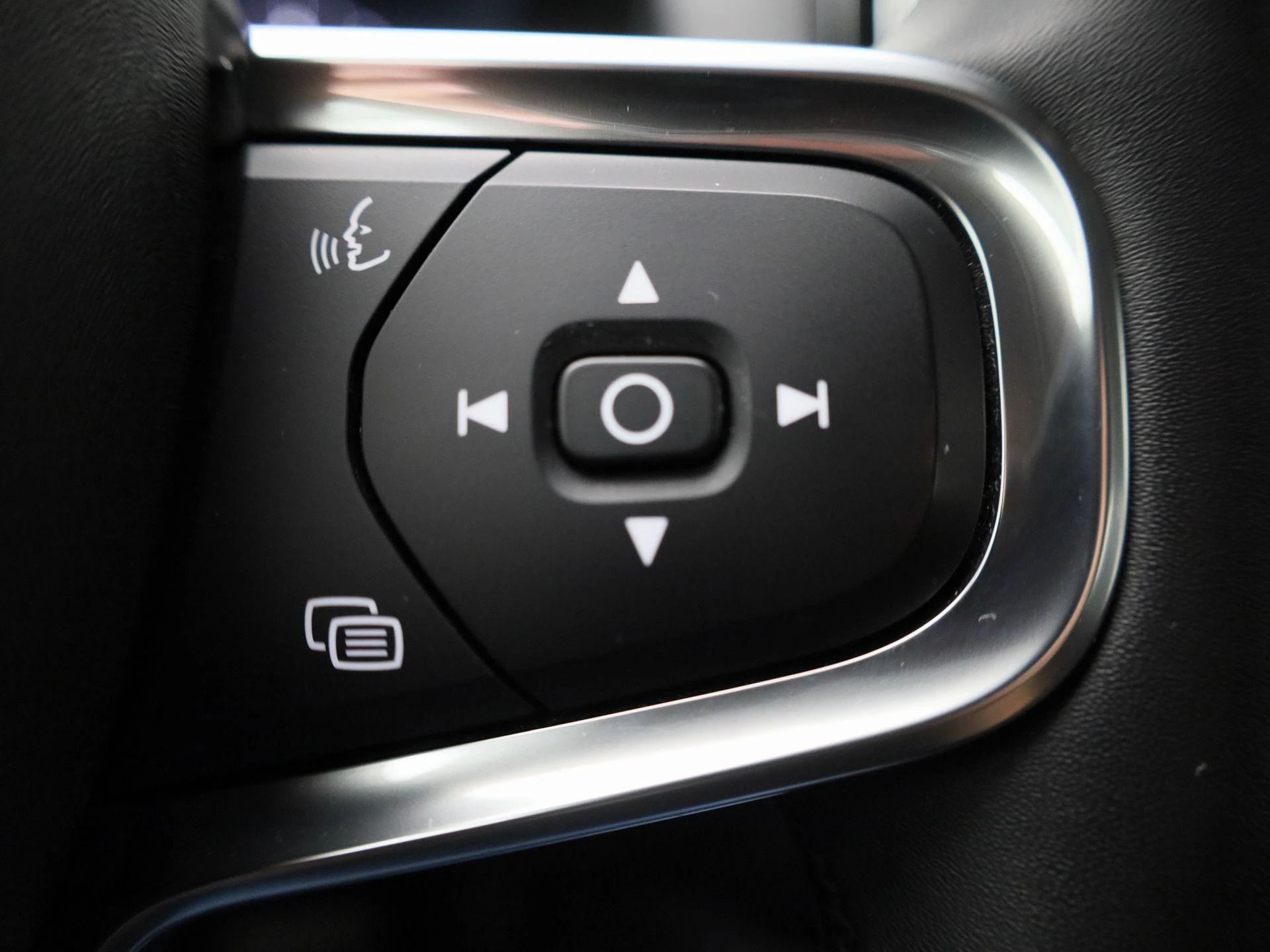 Volvo-XC40-image-15