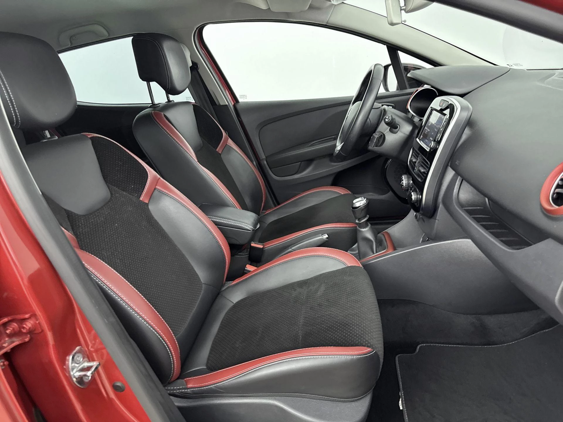 Renault-Clio-image-29