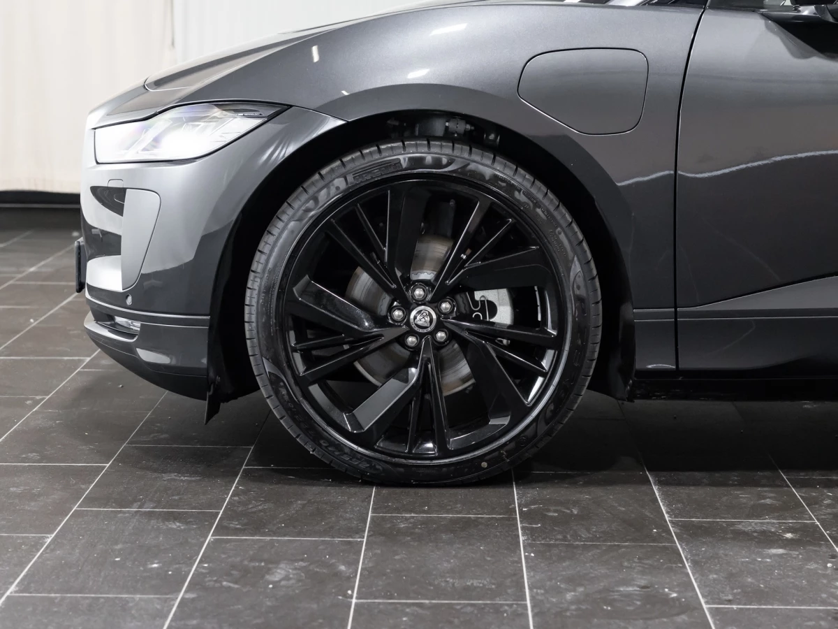Jaguar-I-PACE-image-8