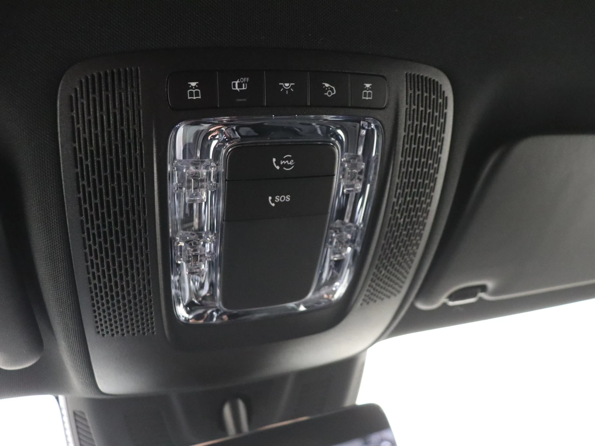 Mercedes-Benz-GLA-image-22