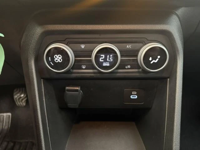 Dacia-Sandero Stepway-image-13