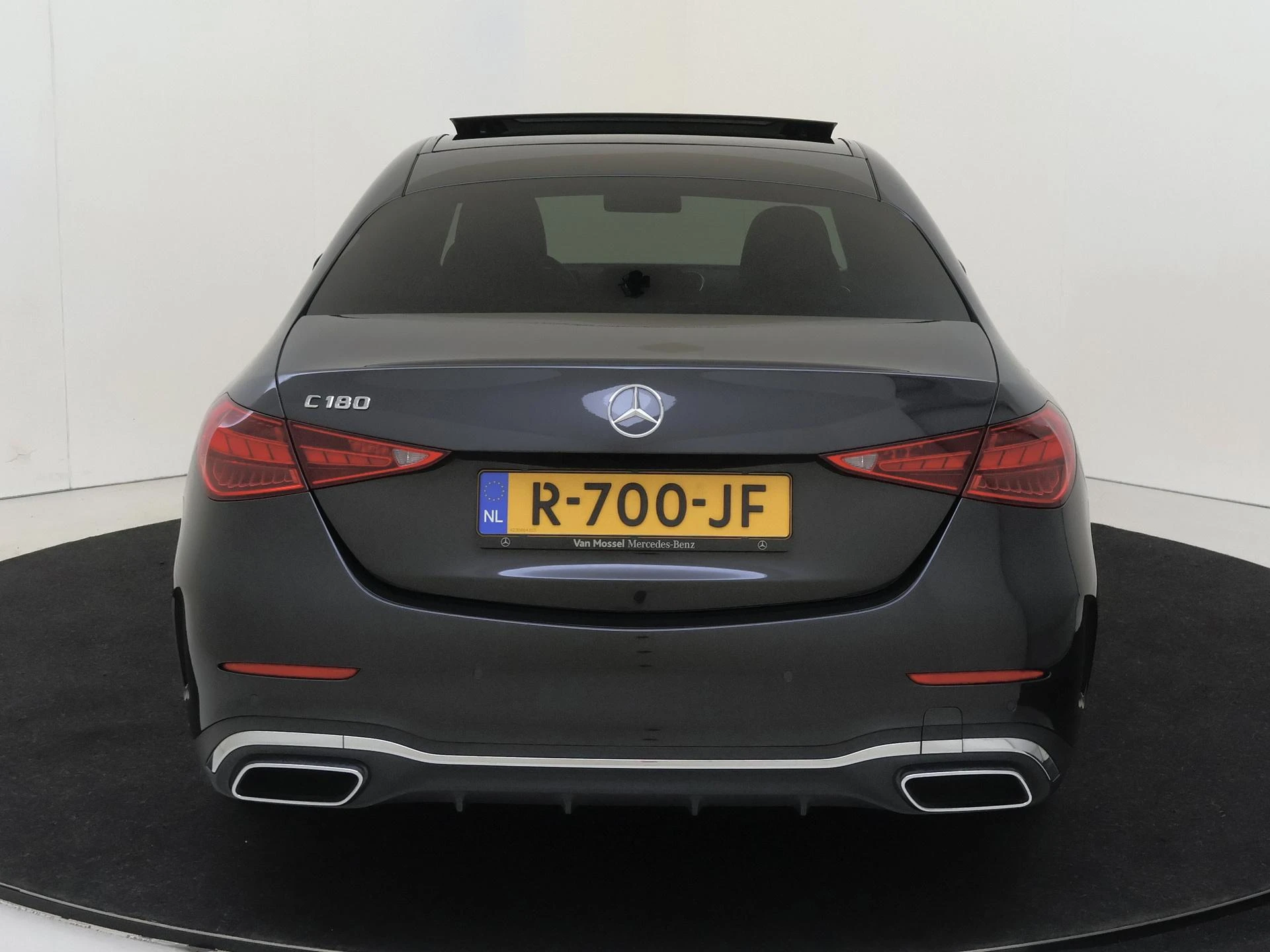 Mercedes-Benz-C-Klasse-image-6