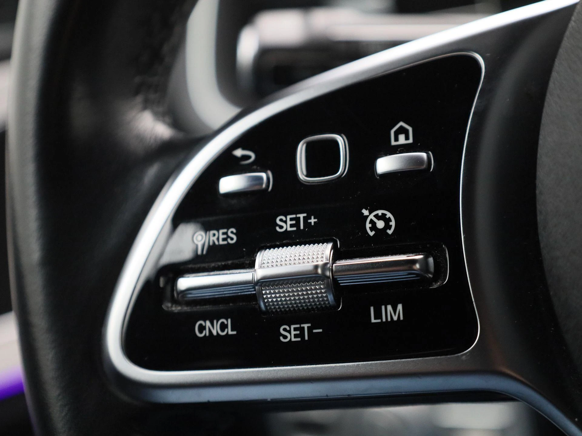 Mercedes-Benz-GLE-image-20