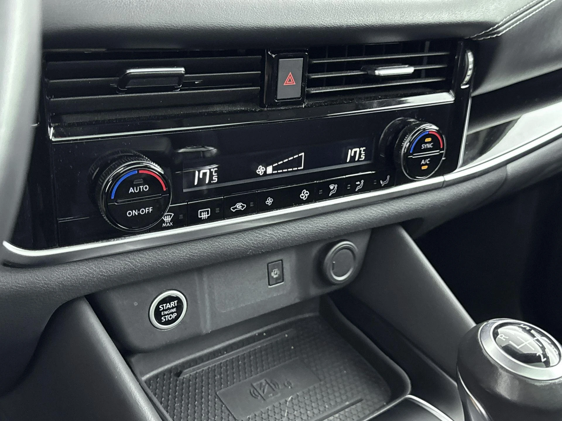 Nissan-QASHQAI-image-23