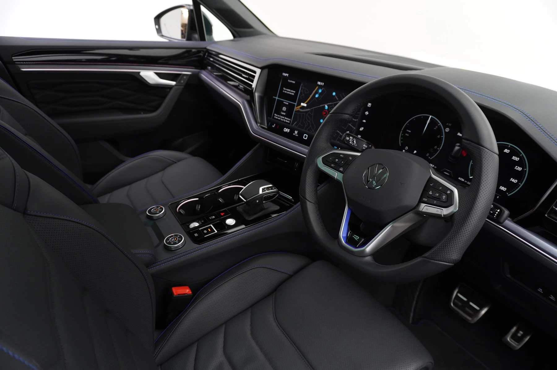 Volkswagen-Touareg-image-5