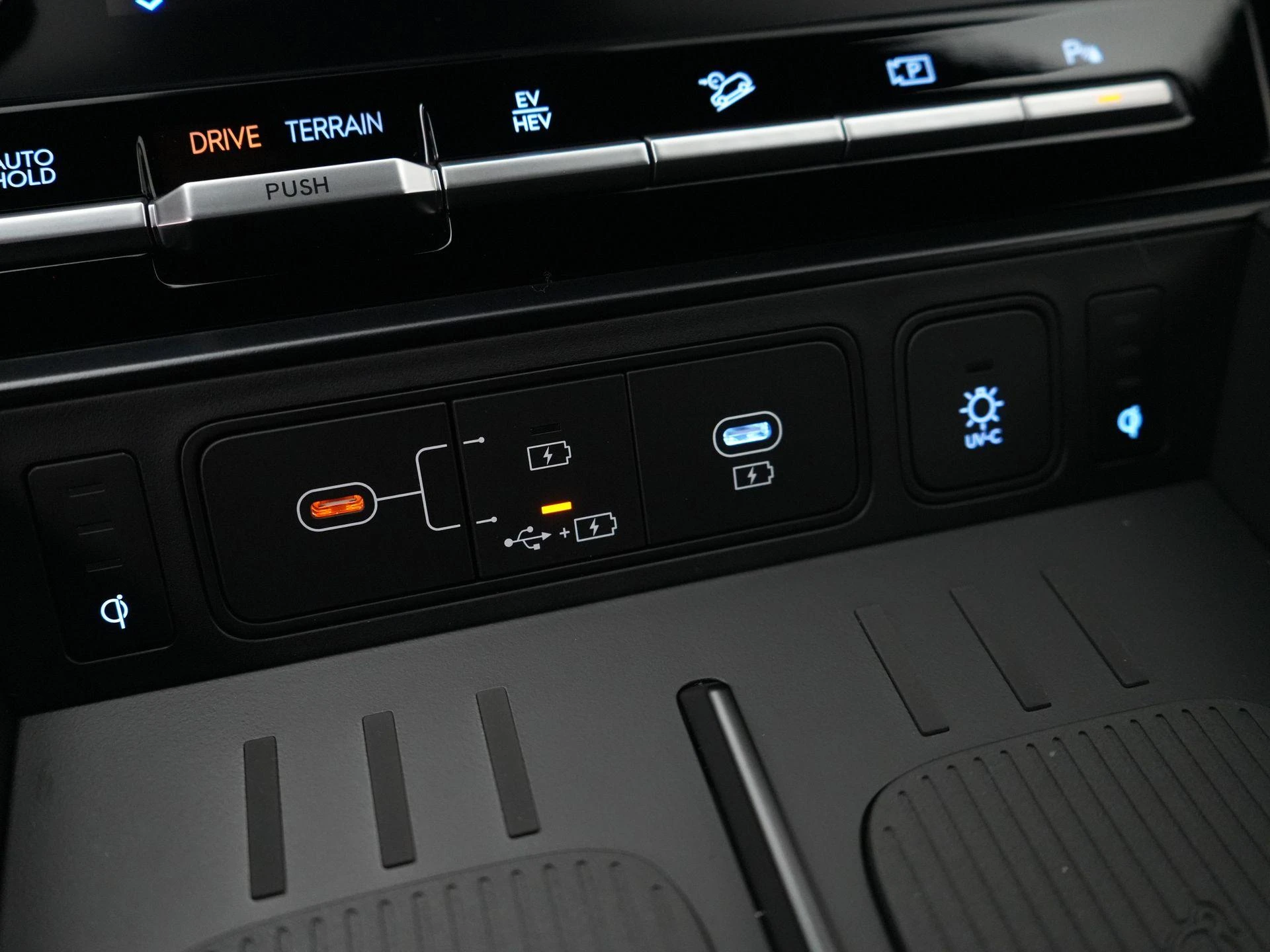 Hyundai-Santa Fe-image-17