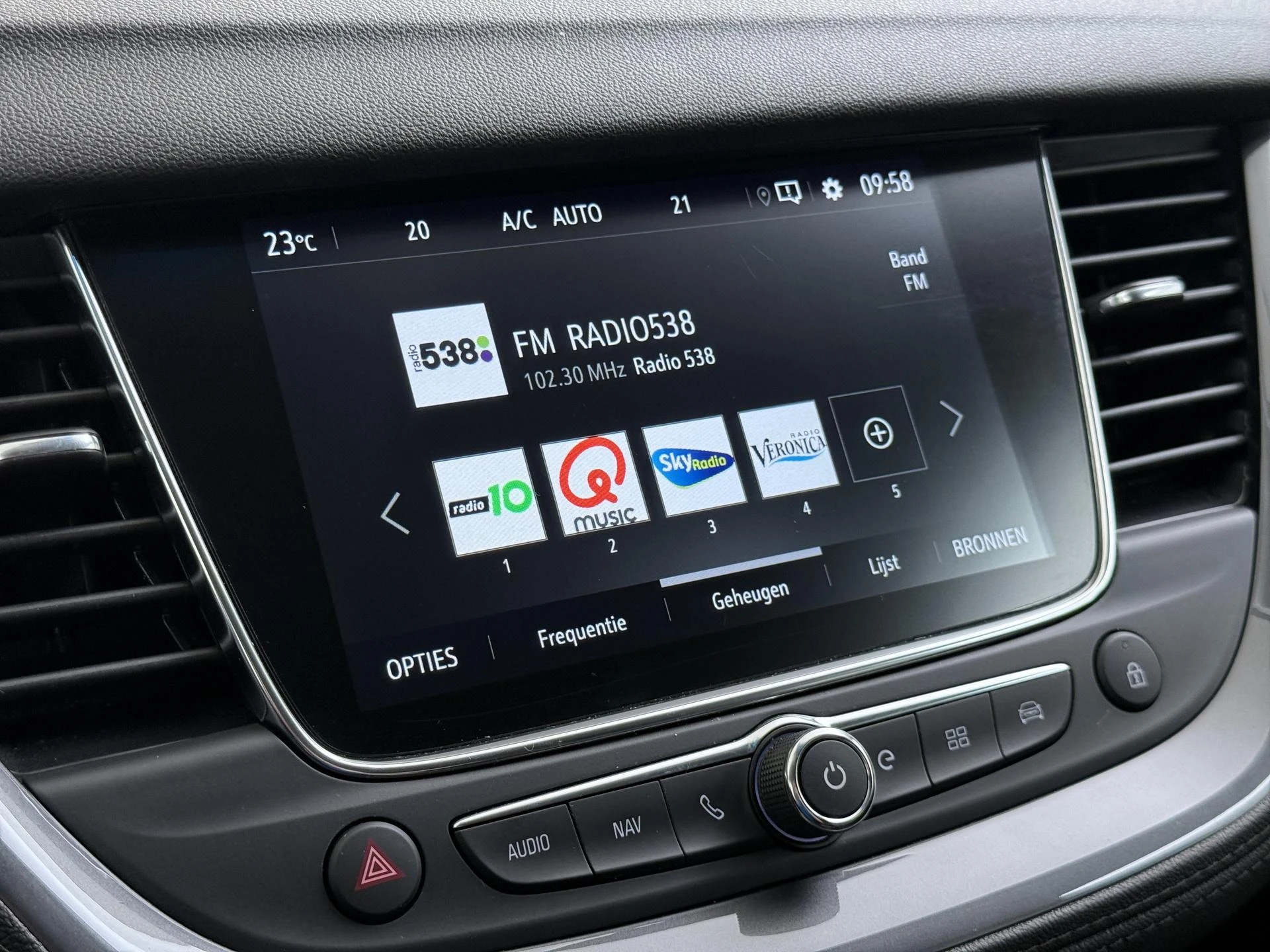Opel Grandland X 1.6 Turbo Hybrid Business Elegance