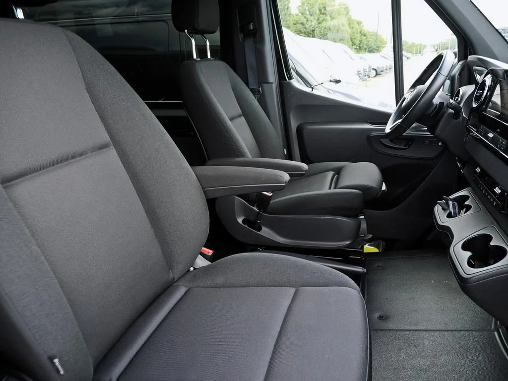 Mercedes-Benz-Sprinter 317-image-10