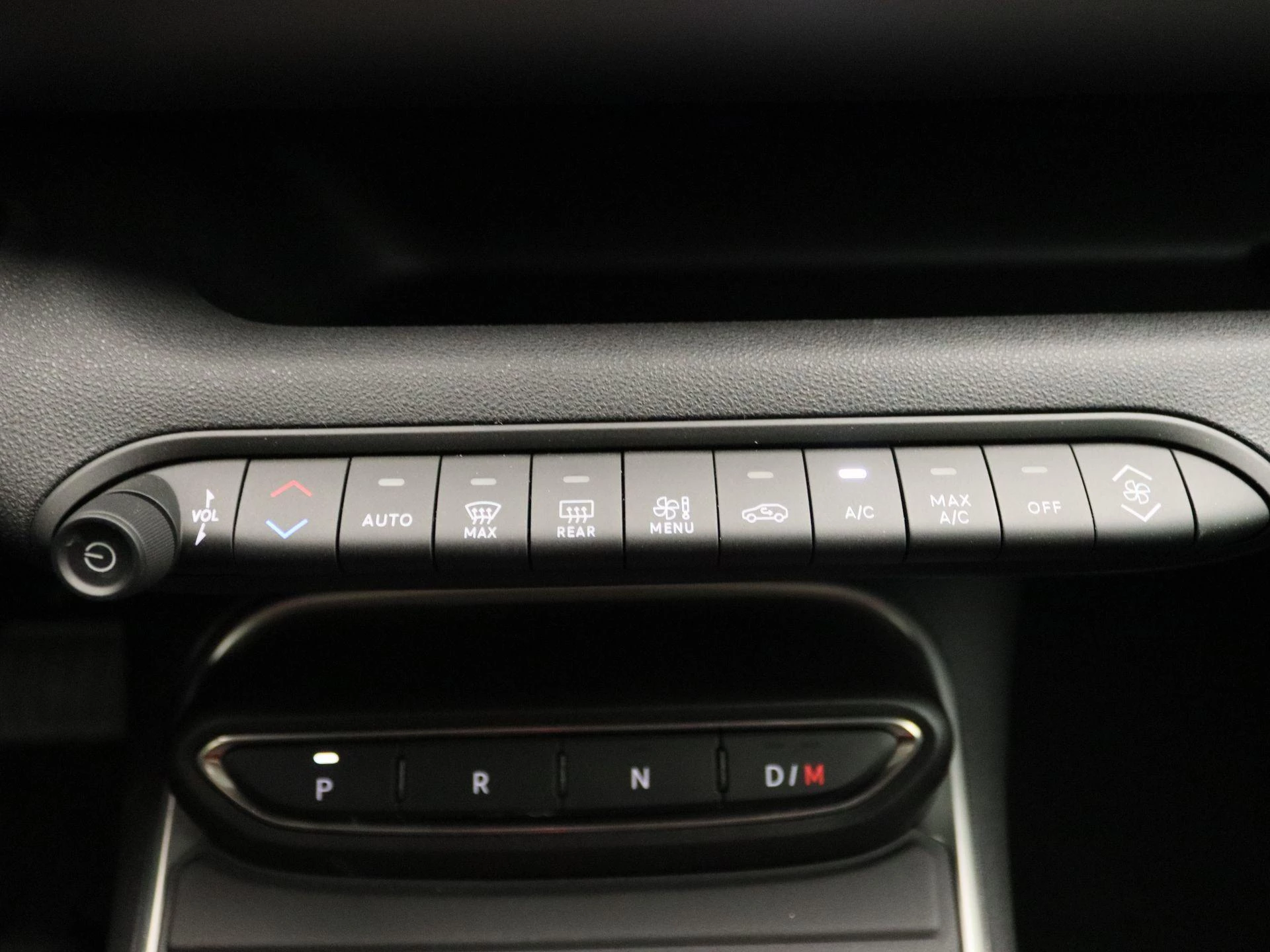 Jeep Avenger 1.2 e-Hybrid Summit