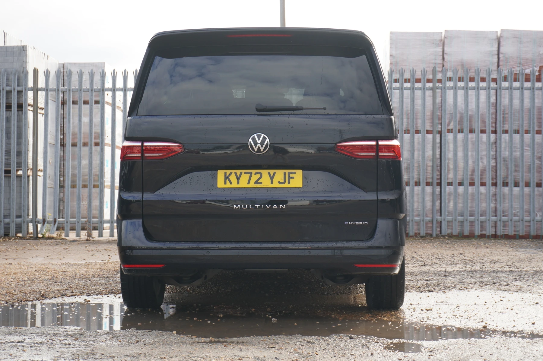 Volkswagen-Multivan-image-23