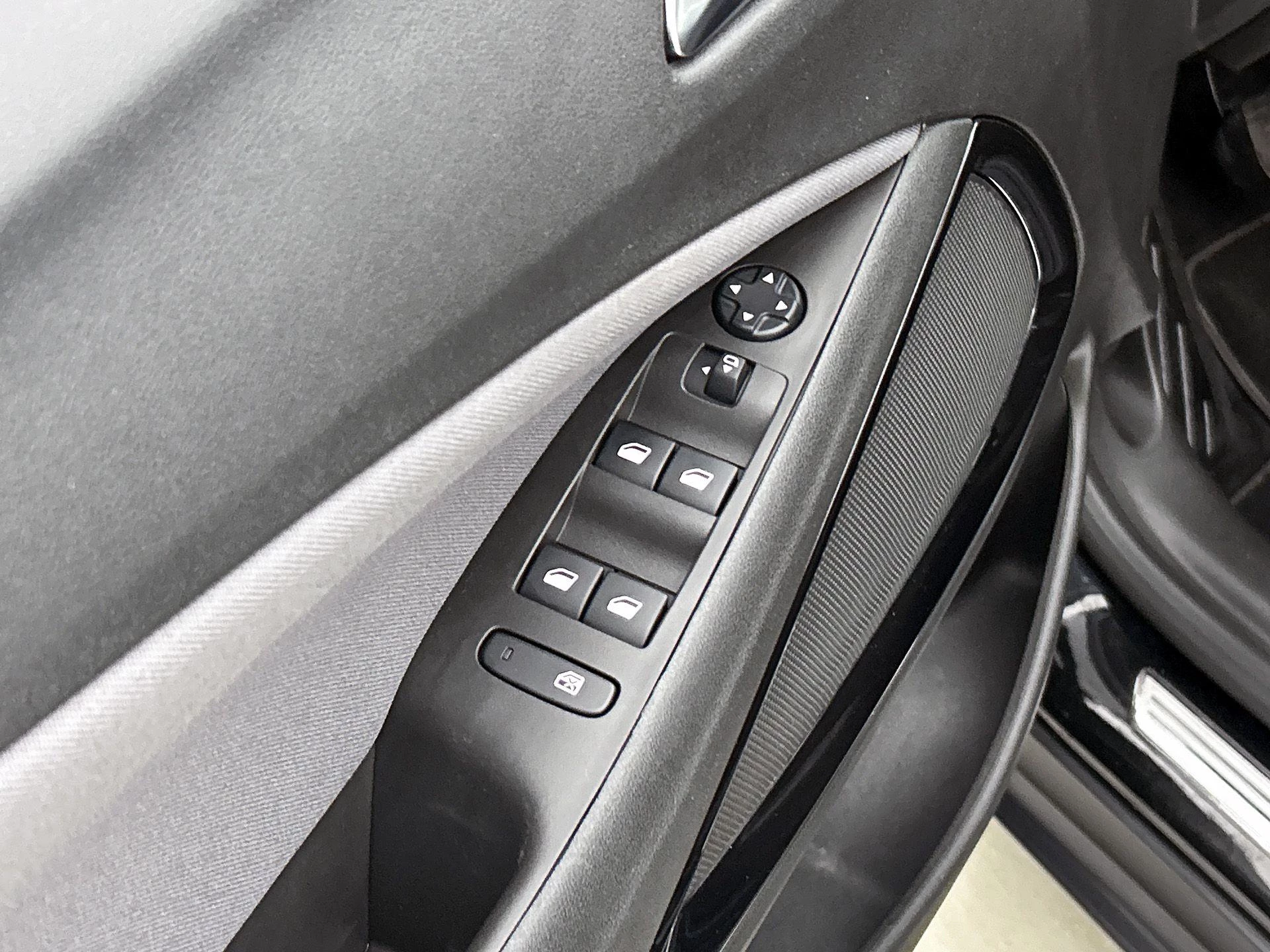 Opel-Crossland X-image-29