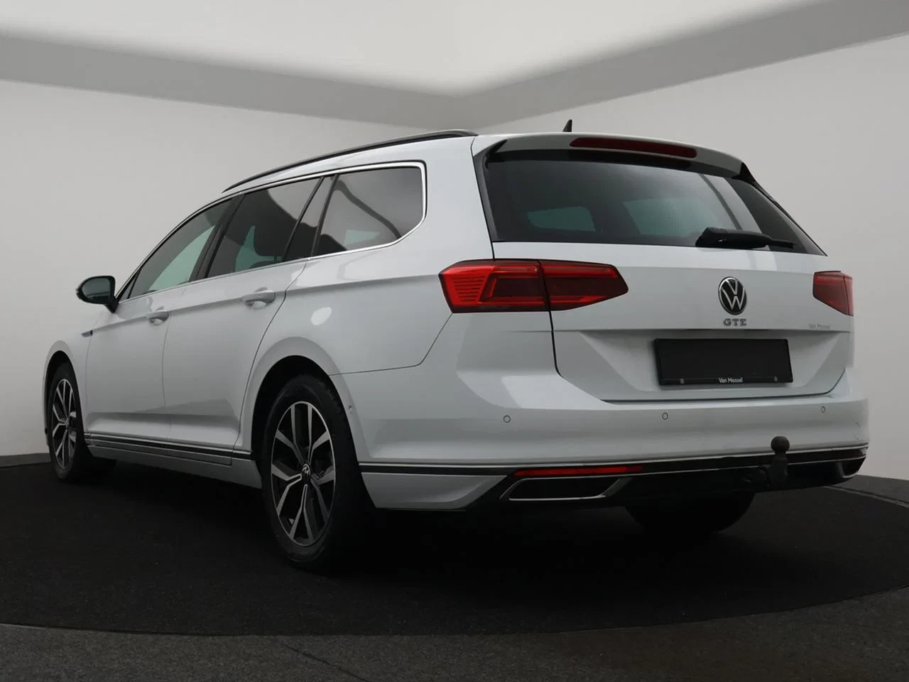 Volkswagen-Passat-image-28