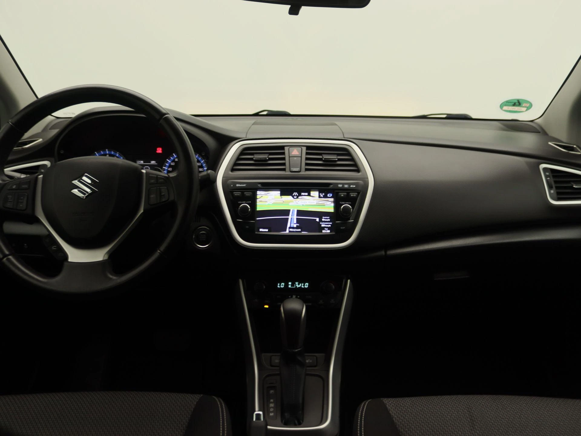 Suzuki-S-Cross-image-7