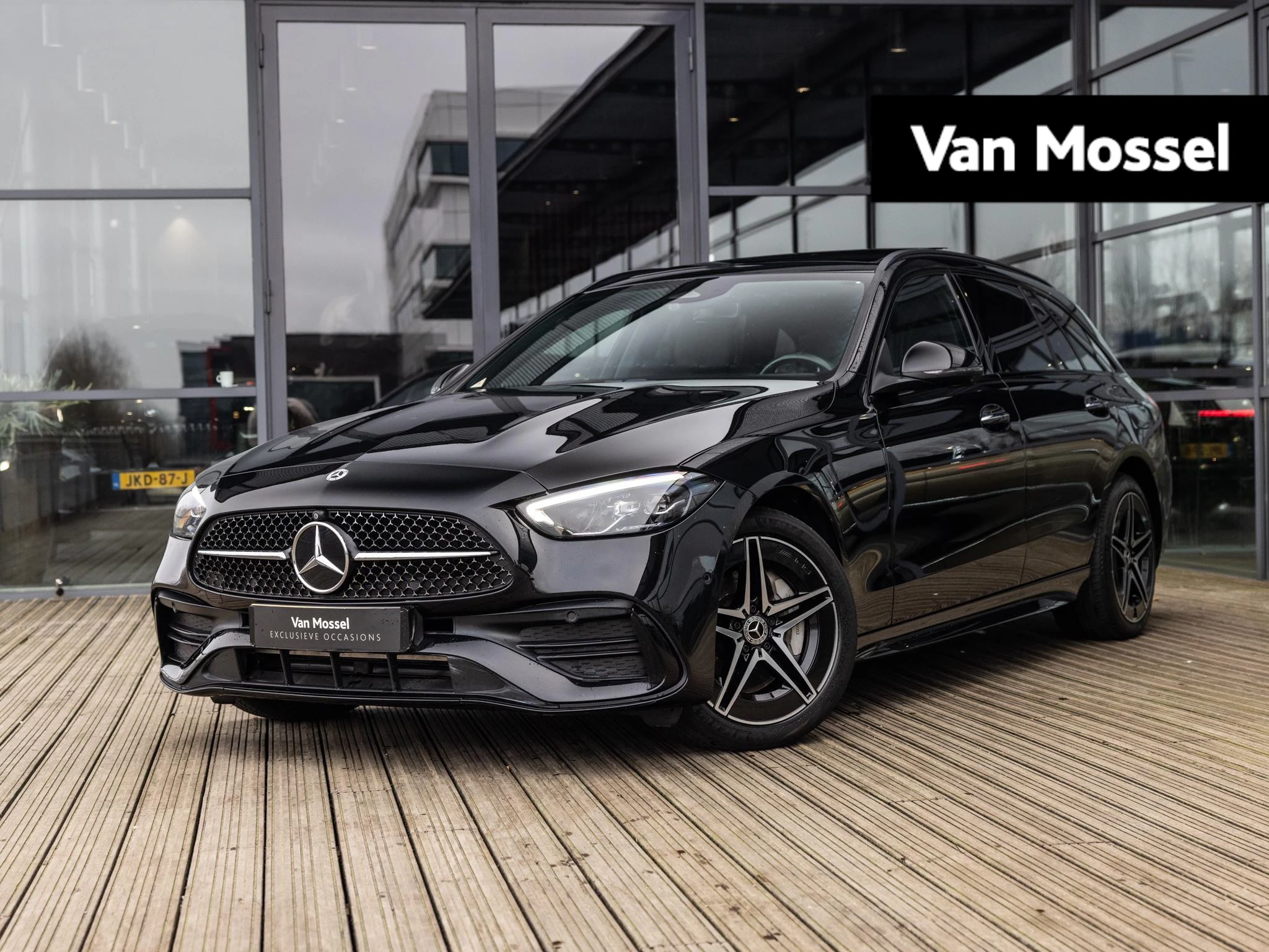 Mercedes-Benz-C-Klasse-image-0
